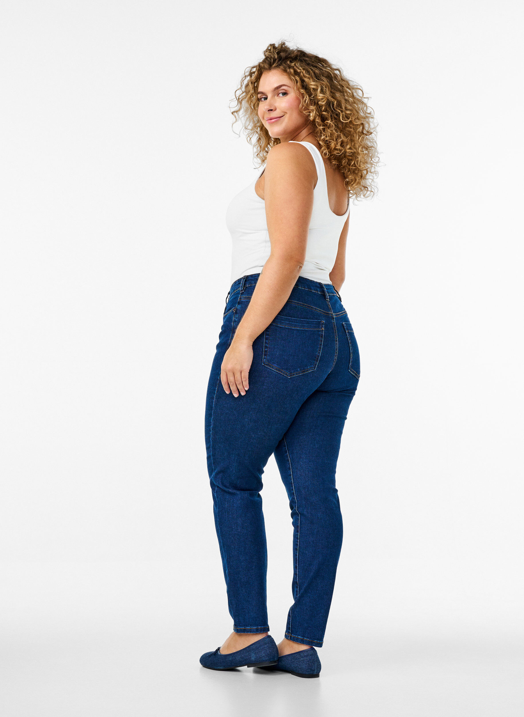 ZizziJeansy Emily o dopasowanym kroju z normalna talia, Niebieskie, Model image number 1