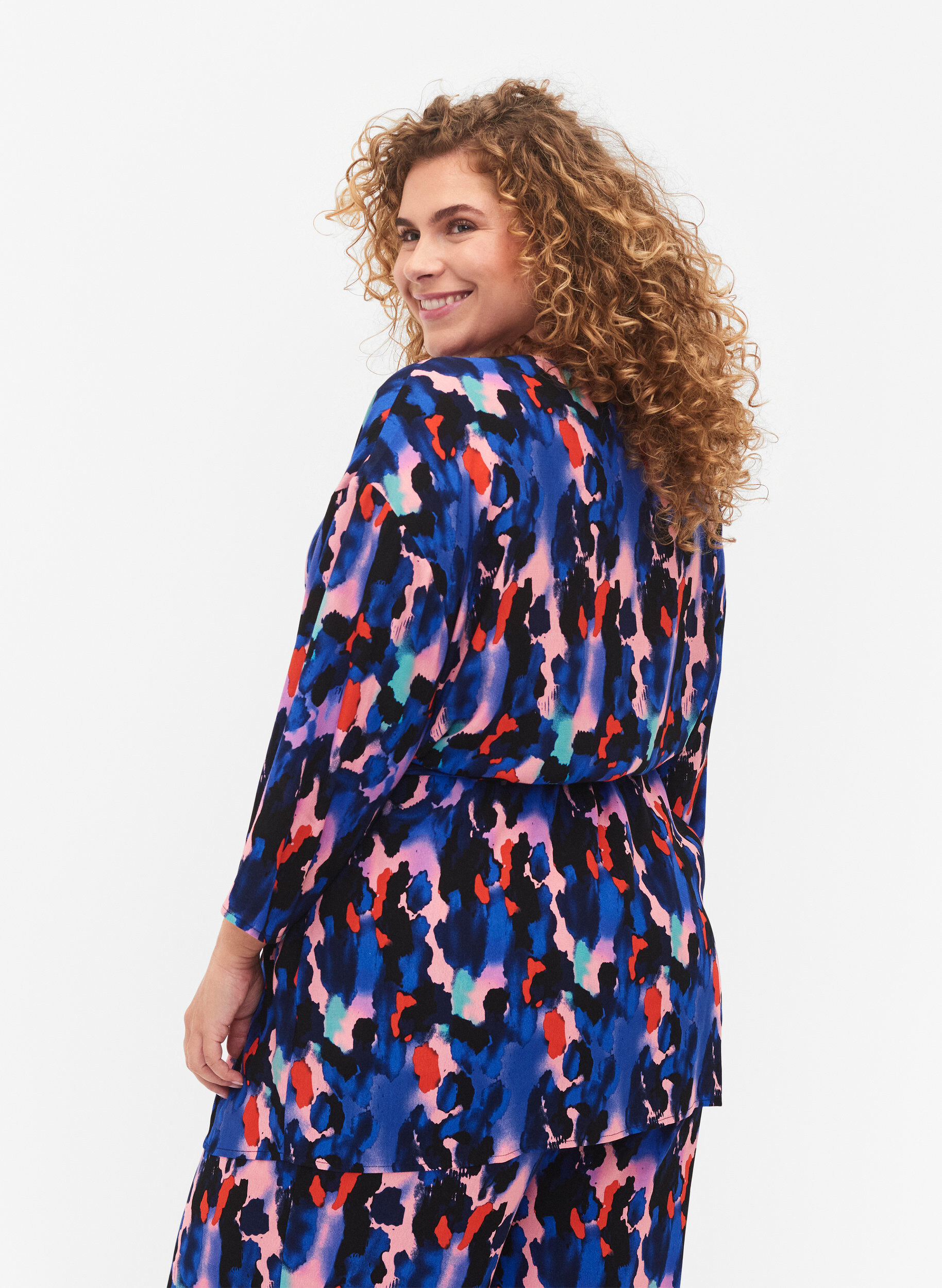 Zizzi Wiskozowe kimono z nadrukiem, Colorful Animal, Model image number 1