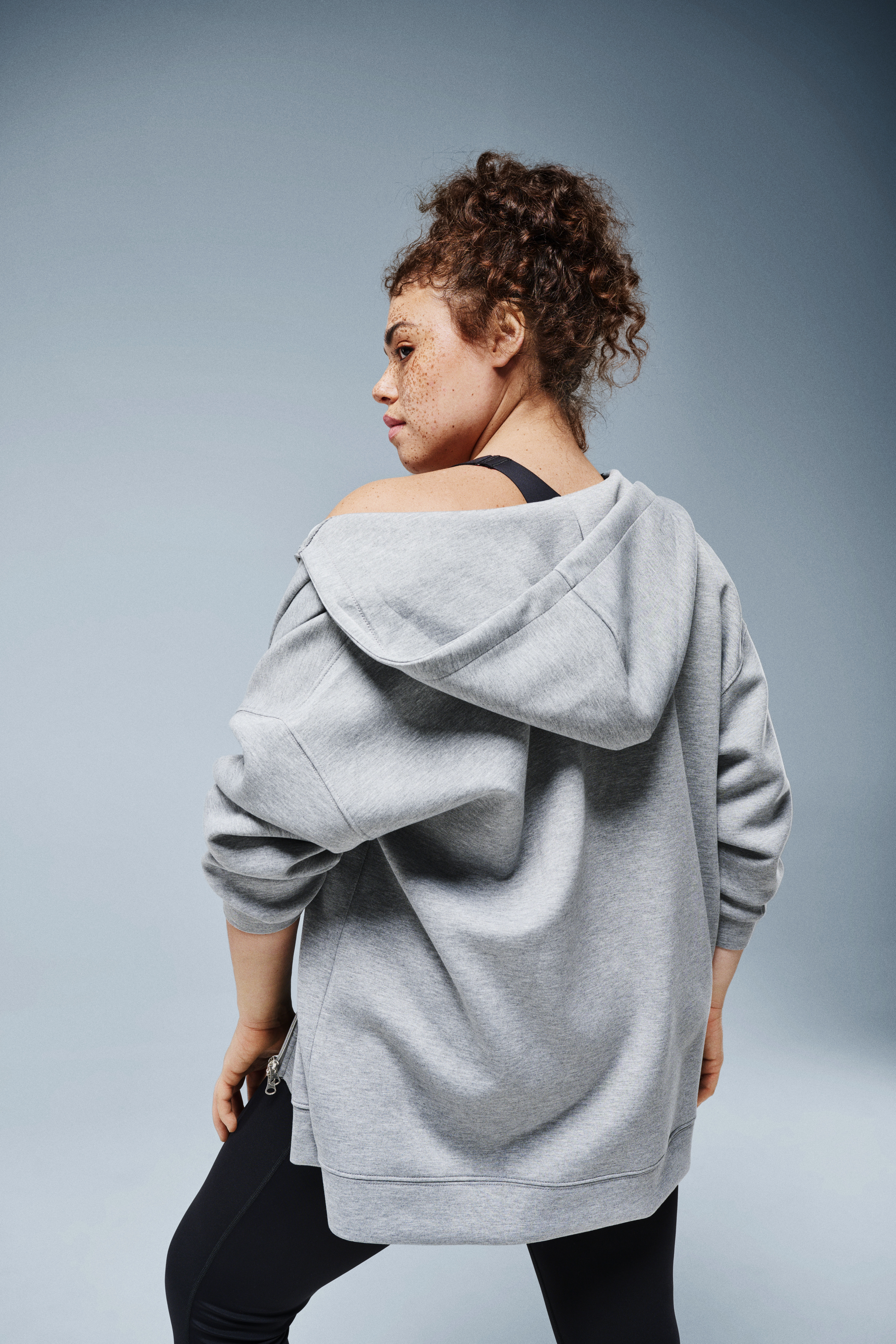 Zizzi Sportowy styl z bluzą z kapturem, , Model