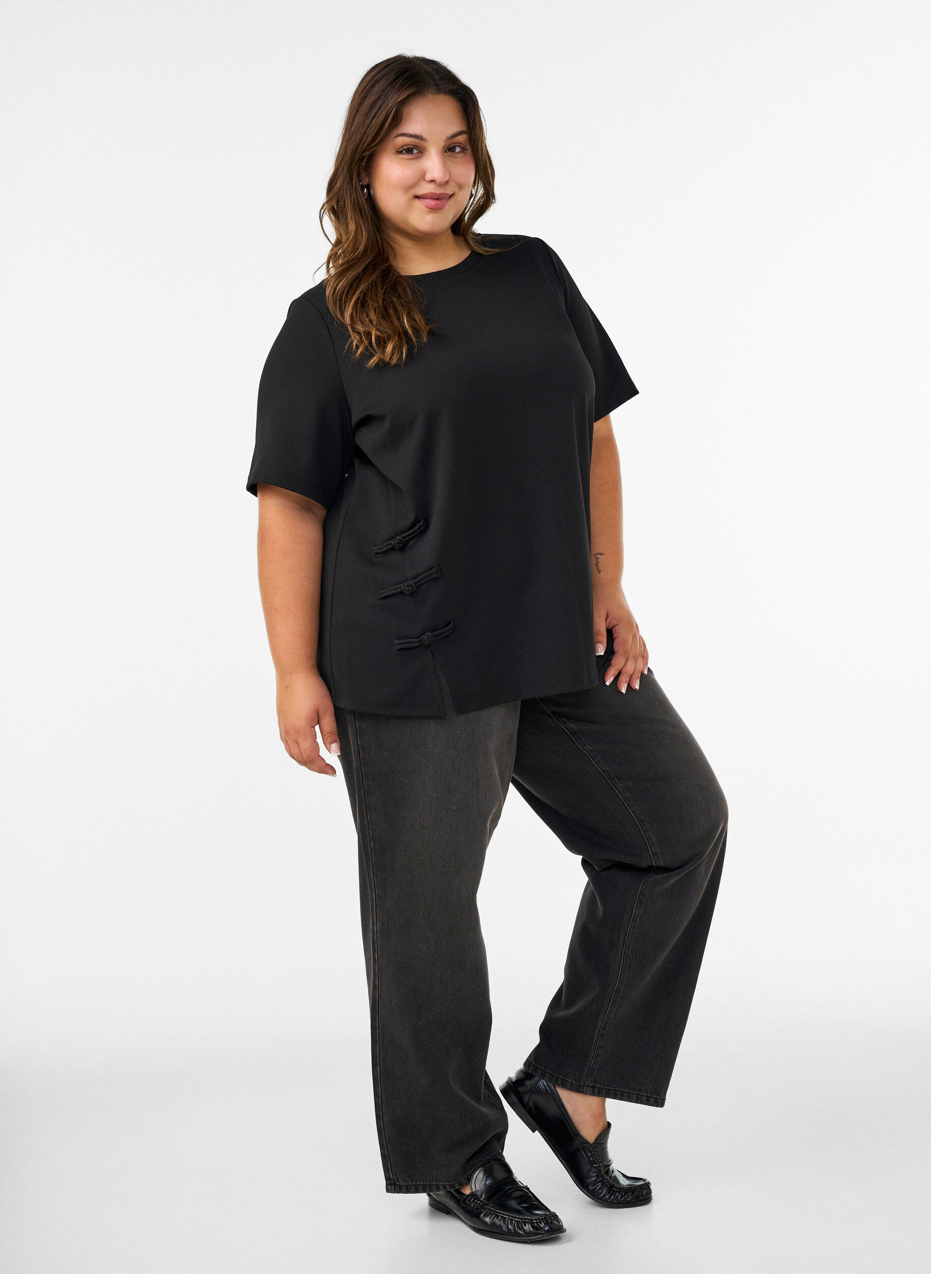 ZizziT-shirt z rozcieciami i ozdobnymi wiazaniami, Czarne, Model image number 1