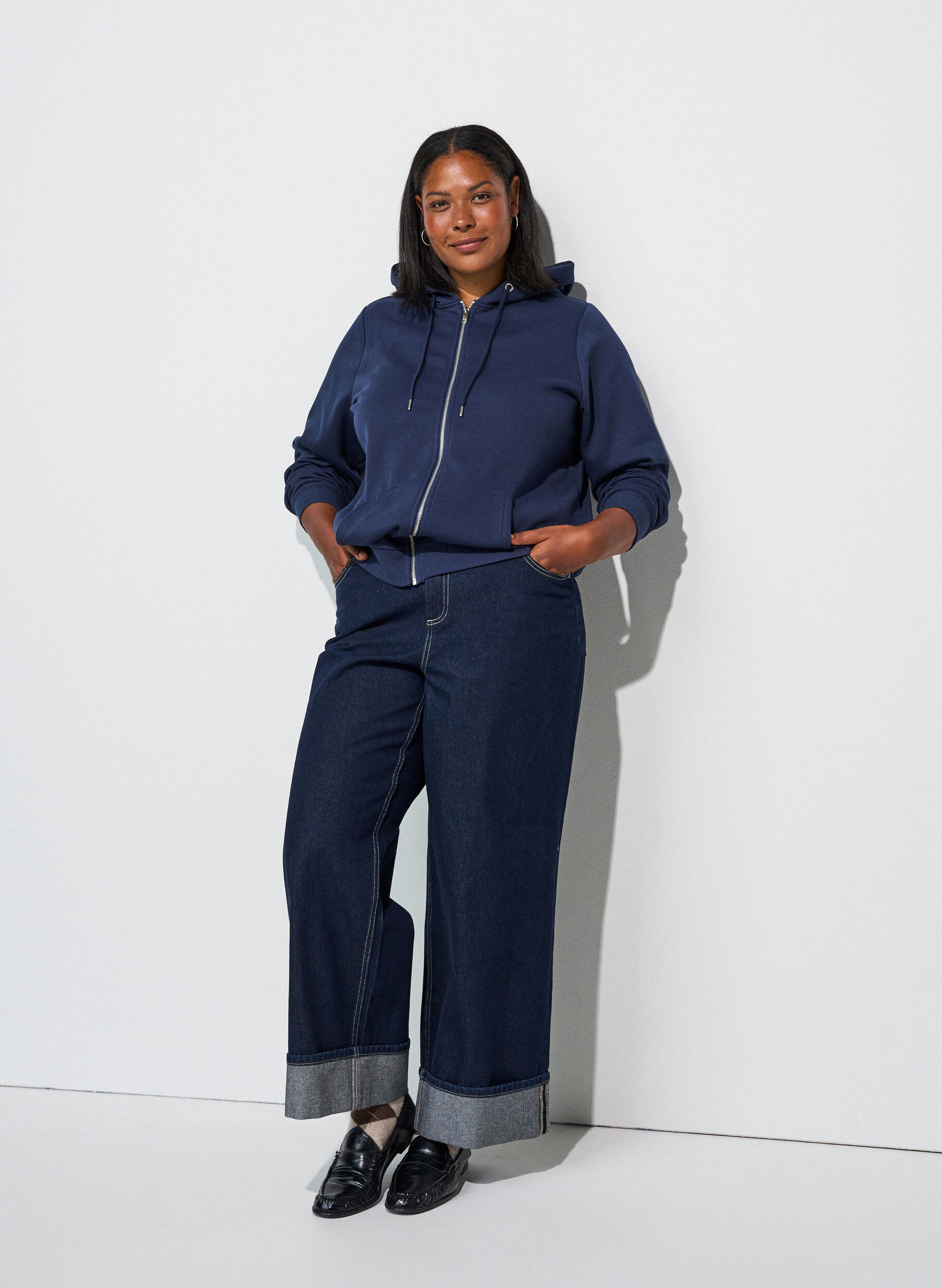 ZizziBluza z kapturem, zamkiem blyskawicznym i kieszeniami, Niebieskie, Model image number 1