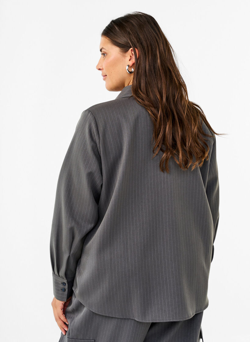 Prazkowana koszula z kolnierzykiem i kieszeniami na piersi, Dark Shadow Pin St., Model image number 1