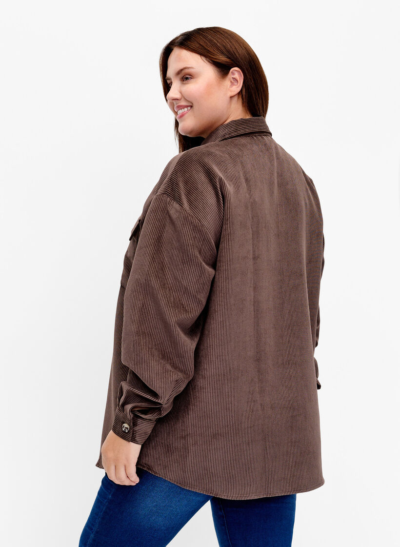 Aksamitna koszula z dlugimi rekawami i kieszeniami na klatce piersiowej, Java, Model image number 1