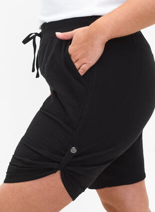 Luzne bawelniane szorty z kieszeniami, Black, Model image number 2