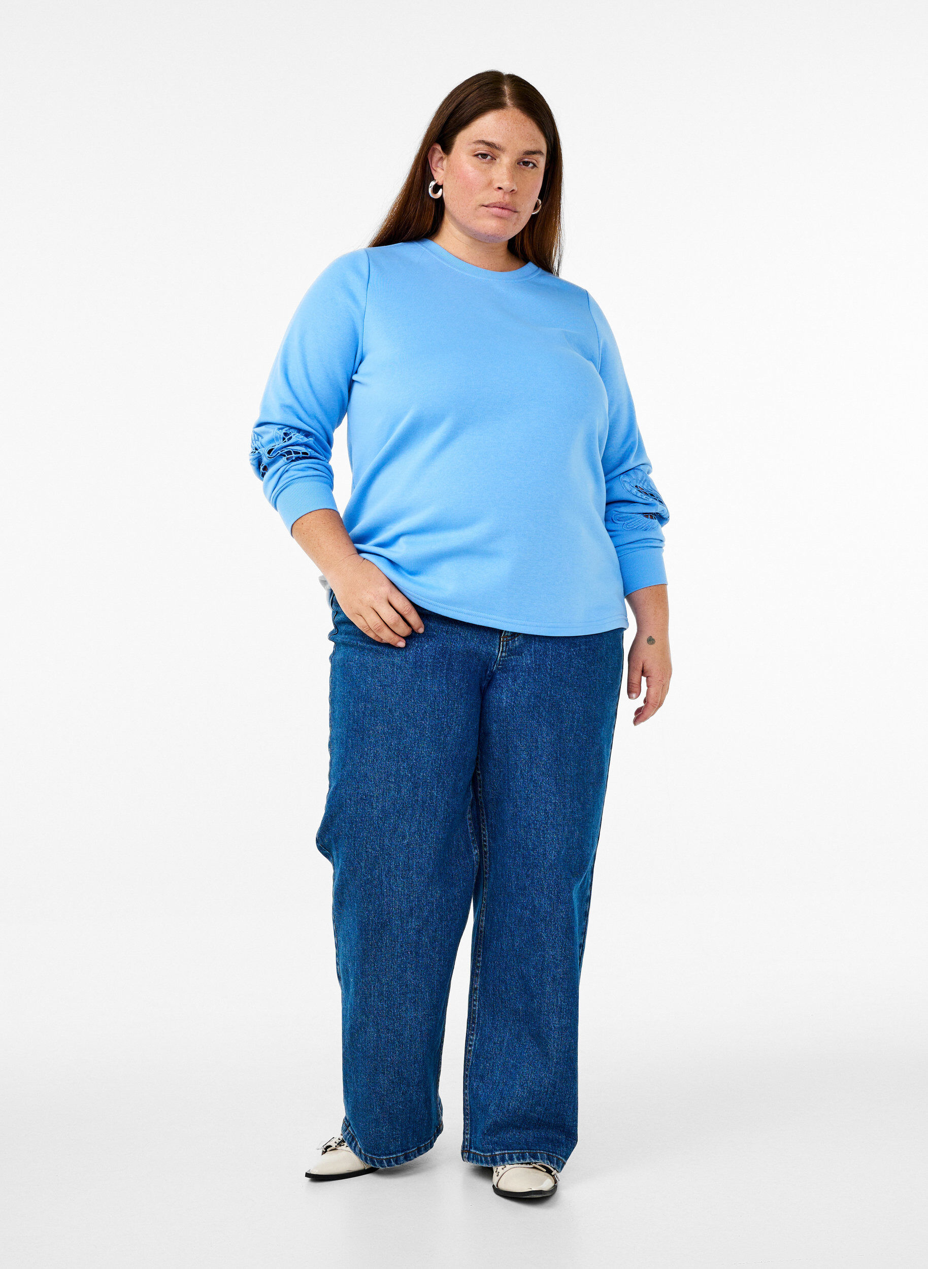 Zizzi Bluza z haftowanymi wycieciami, Della Robbia Blue, Model image number 2