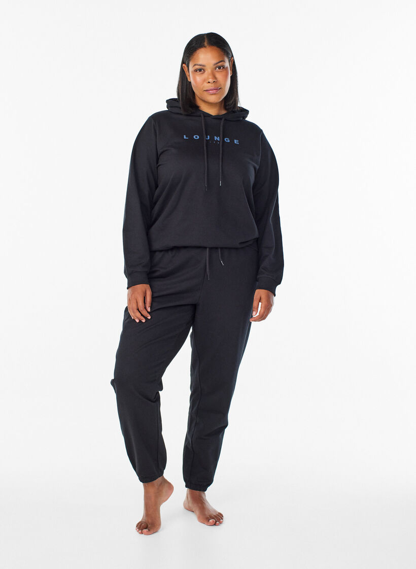 Bluza z kapturem i nadrukiem, Czarne, Model image number 1