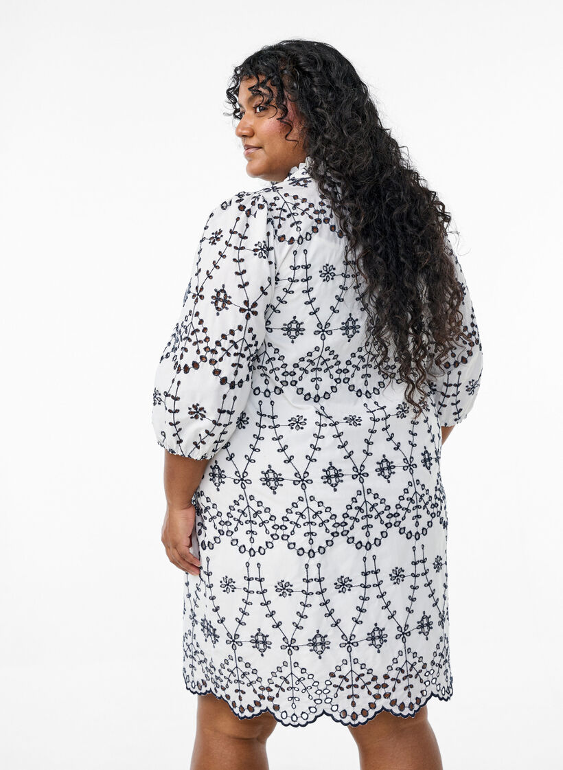 Sukienka z kontrastowym haftem angielskim, White w. Navy Blazer, Model image number 1