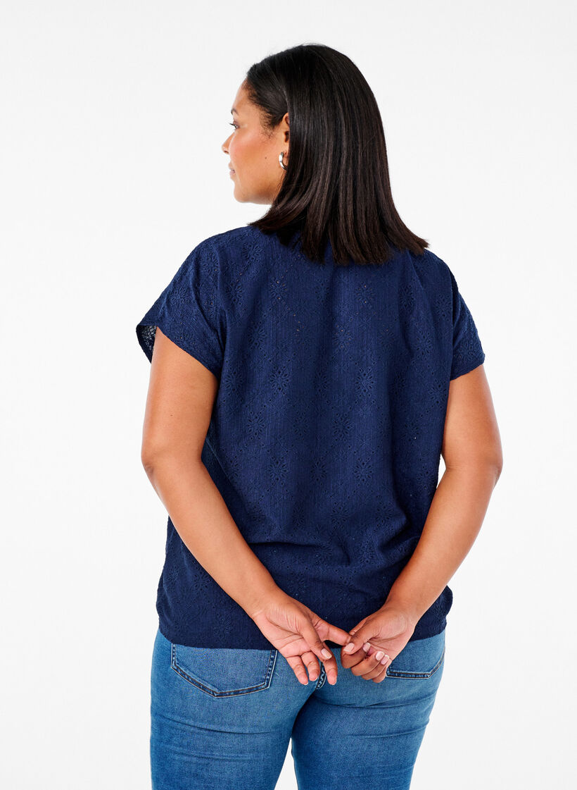 Bluzka z krótkimi rekawami i kwiatowym haftem, Naval Academy, Model image number 1