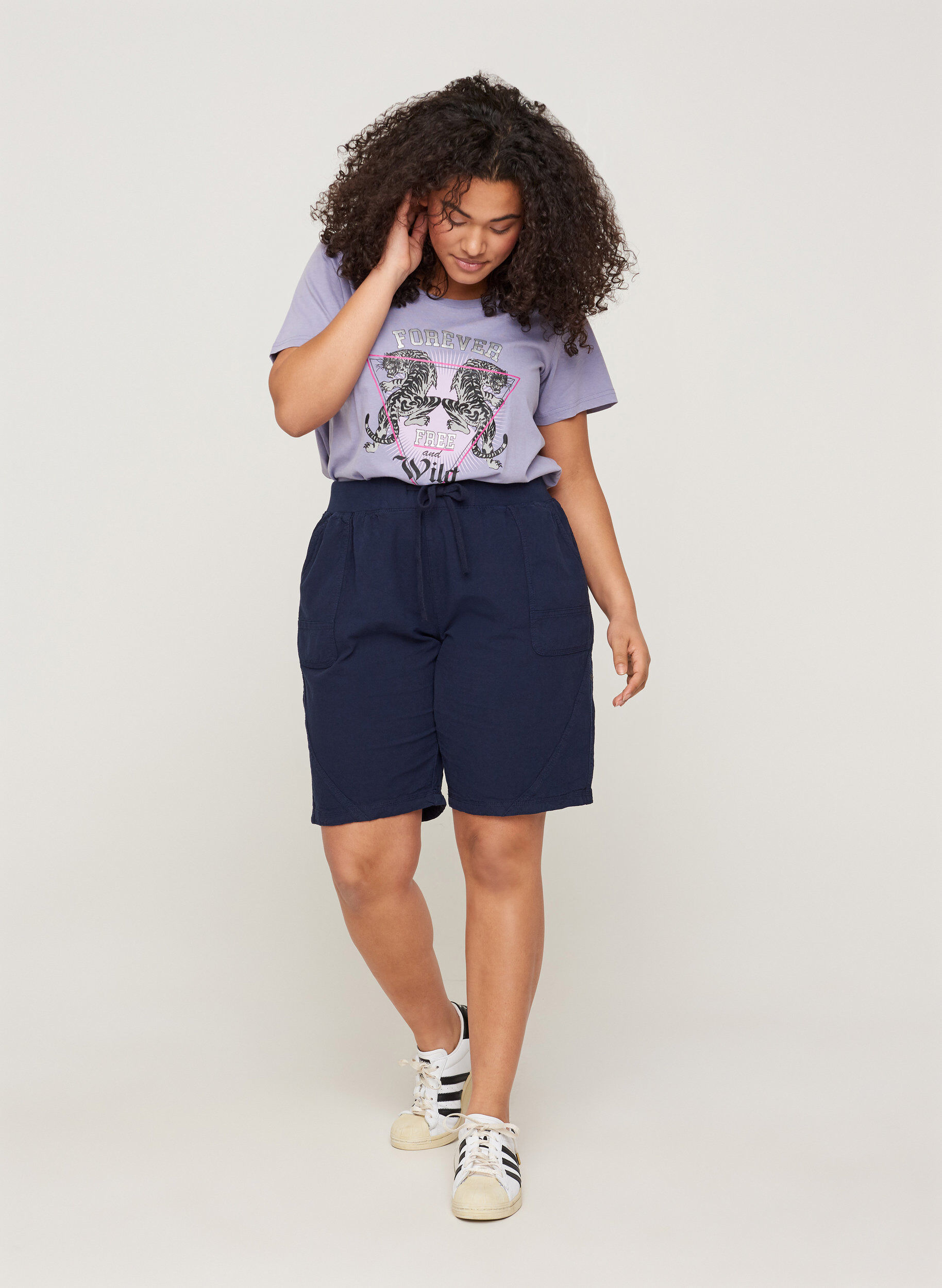 Zizzi Luzne bawelniane szorty z kieszeniami, Niebieskie, Model image number 1