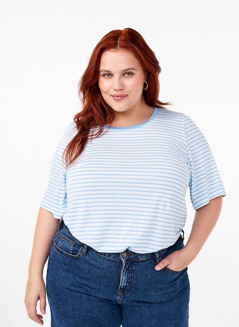 T-shirt w paski z lyocellu z okraglym dekoltem, Niebieskie, Model image number 0