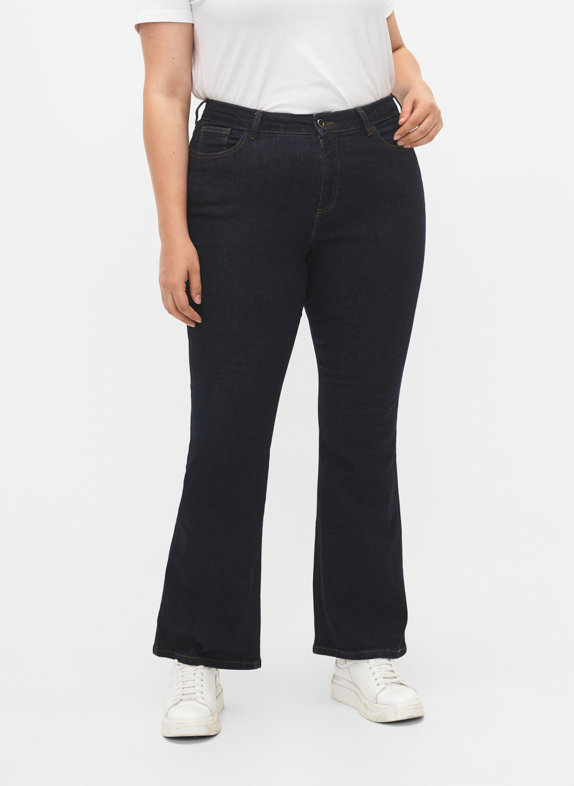 Zizzi  Jeansy typu bootcut Ellen z wysokim stanem, Niebieskie, Model image number 2