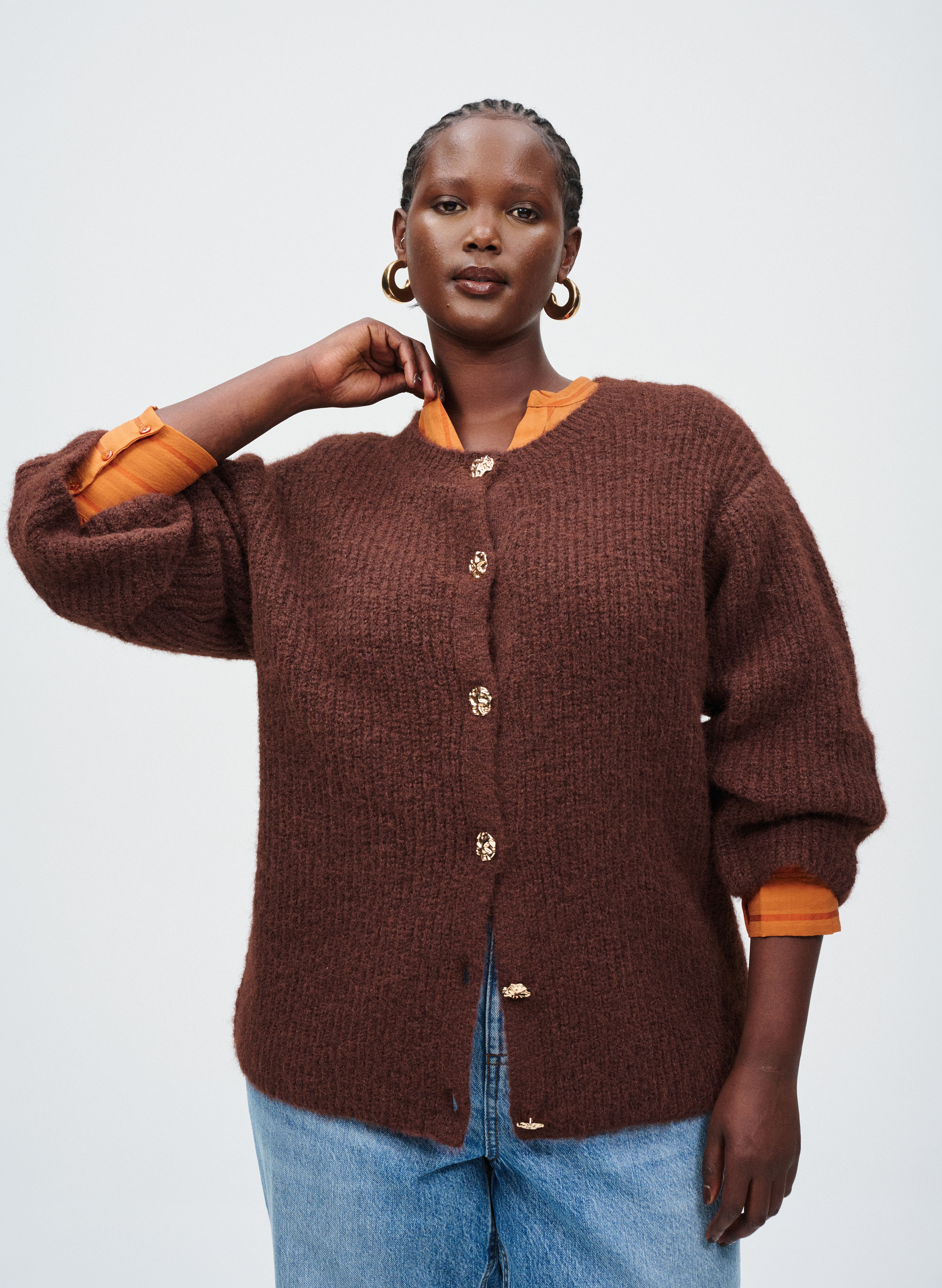 Dzianina ze złotymi guzikami, , Model