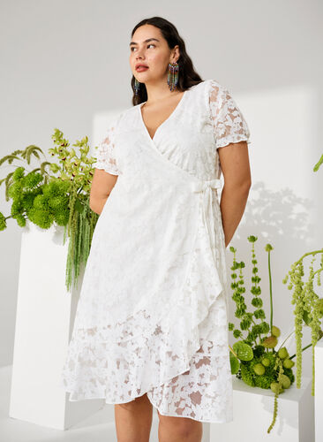 Kopertowa sukienka z koronka i krótkimi rekawami, Bright White, Image image number 0