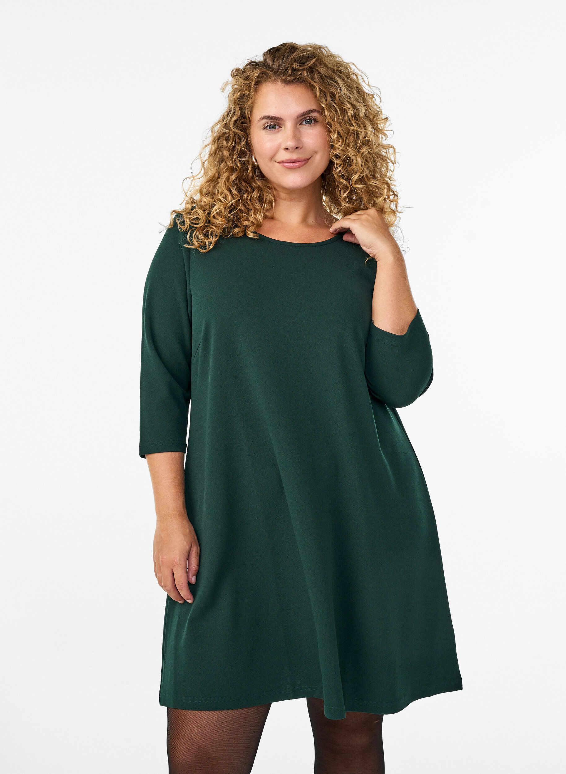 ZizziKr&oacute;tka trapezowa sukienka z rekawami 3/4, Zielony, Model image number 0