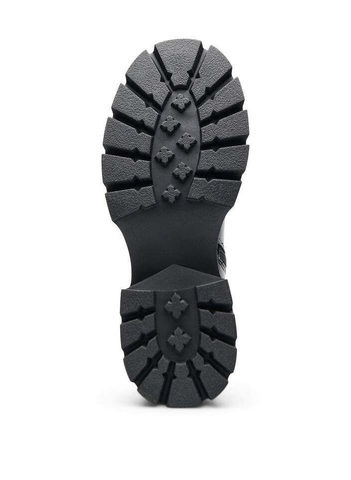 Buty Chelsea z grubejsza podeszwa i lam&oacute;wkami z ryflowanej gumy, Czarne, Packshot image number 4