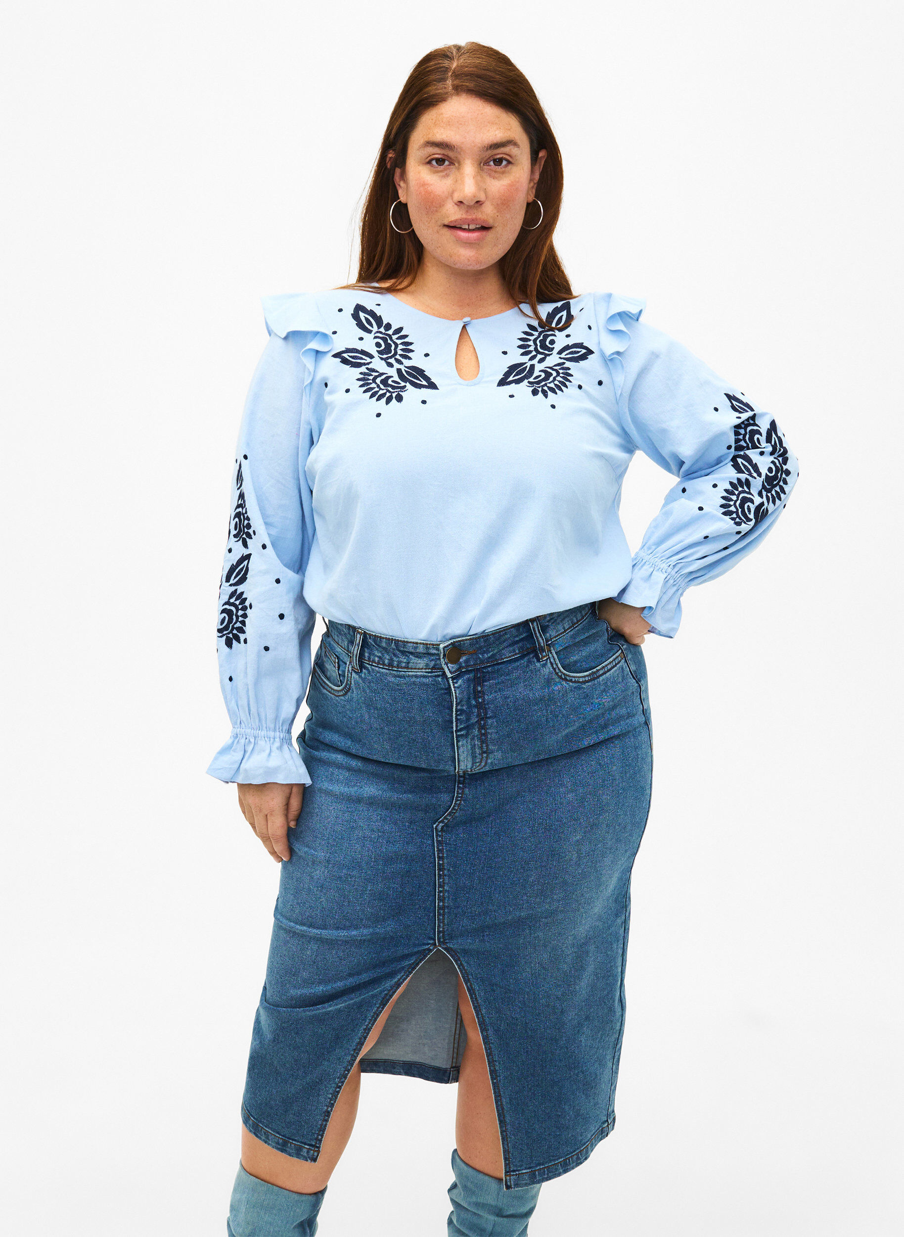 Zizzi Sp&oacute;dnica dzinsowa z rozcieciem z przodu, Blue denim, Model image number 0