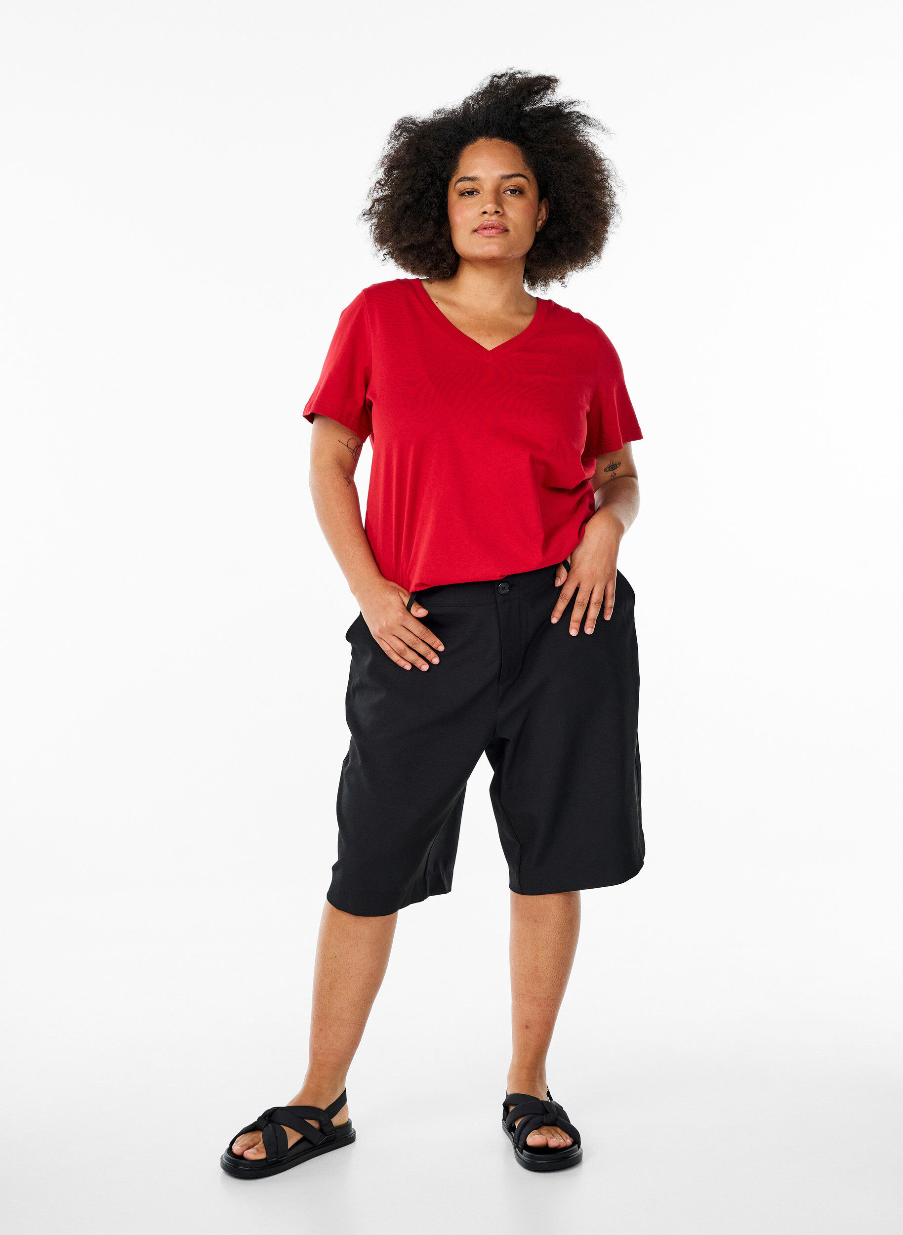 Zizzi Podstawowy bawelniany t-shirt z dekoltem w szpic, Czerwony, Model image number 1