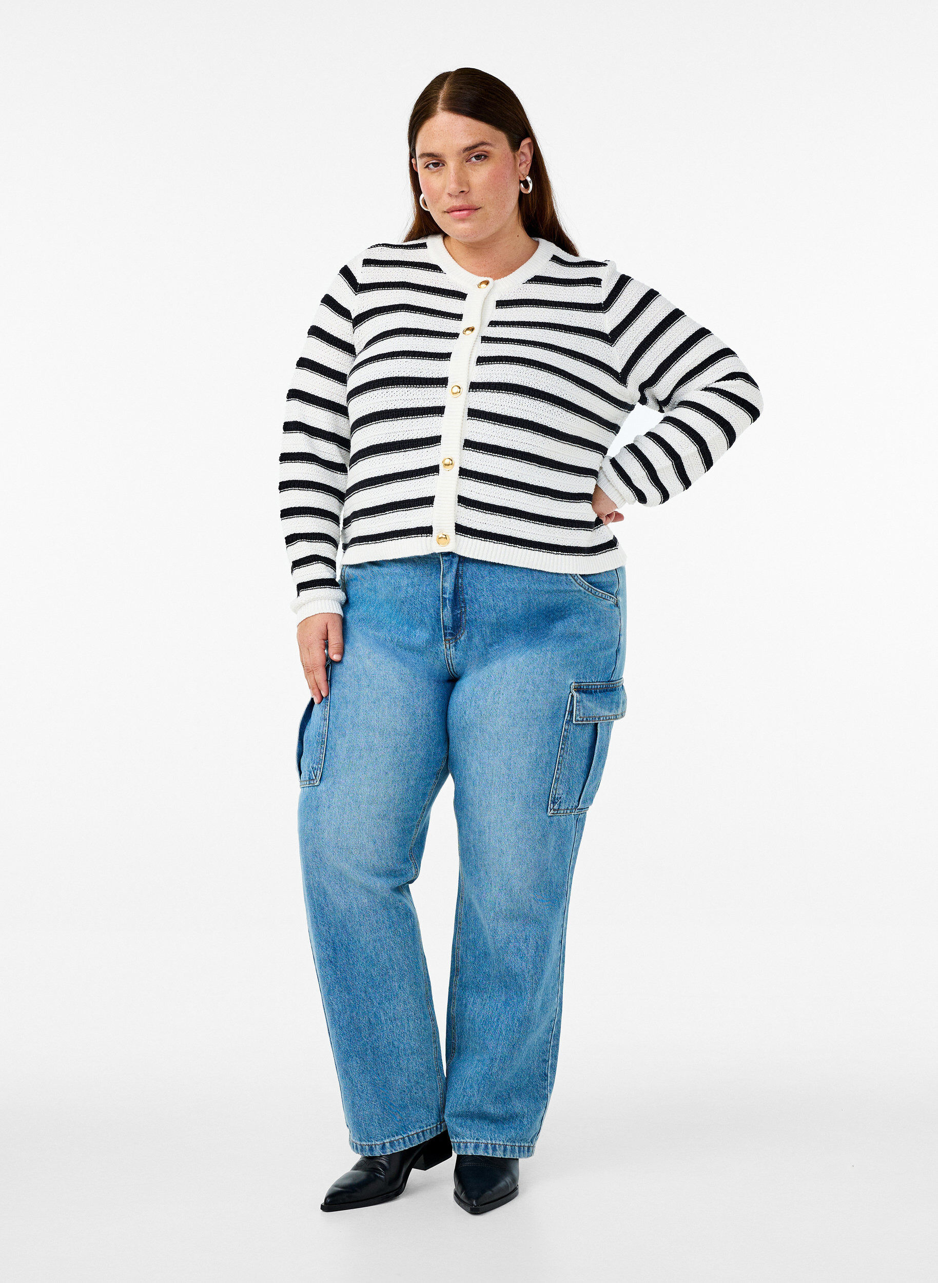 Zizzi Dzianinowy kardigan w paski ze zlotymi guzikami, Cloud D. w. Black, Model image number 2