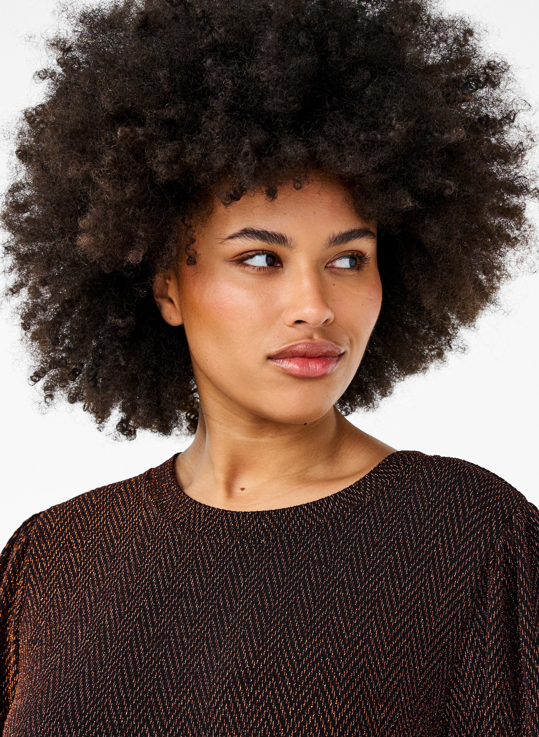 Zizzi Sukienka w zygzakowaty wz&oacute;r z brokatem, Copper ZigZagShimmer, Model image number 2