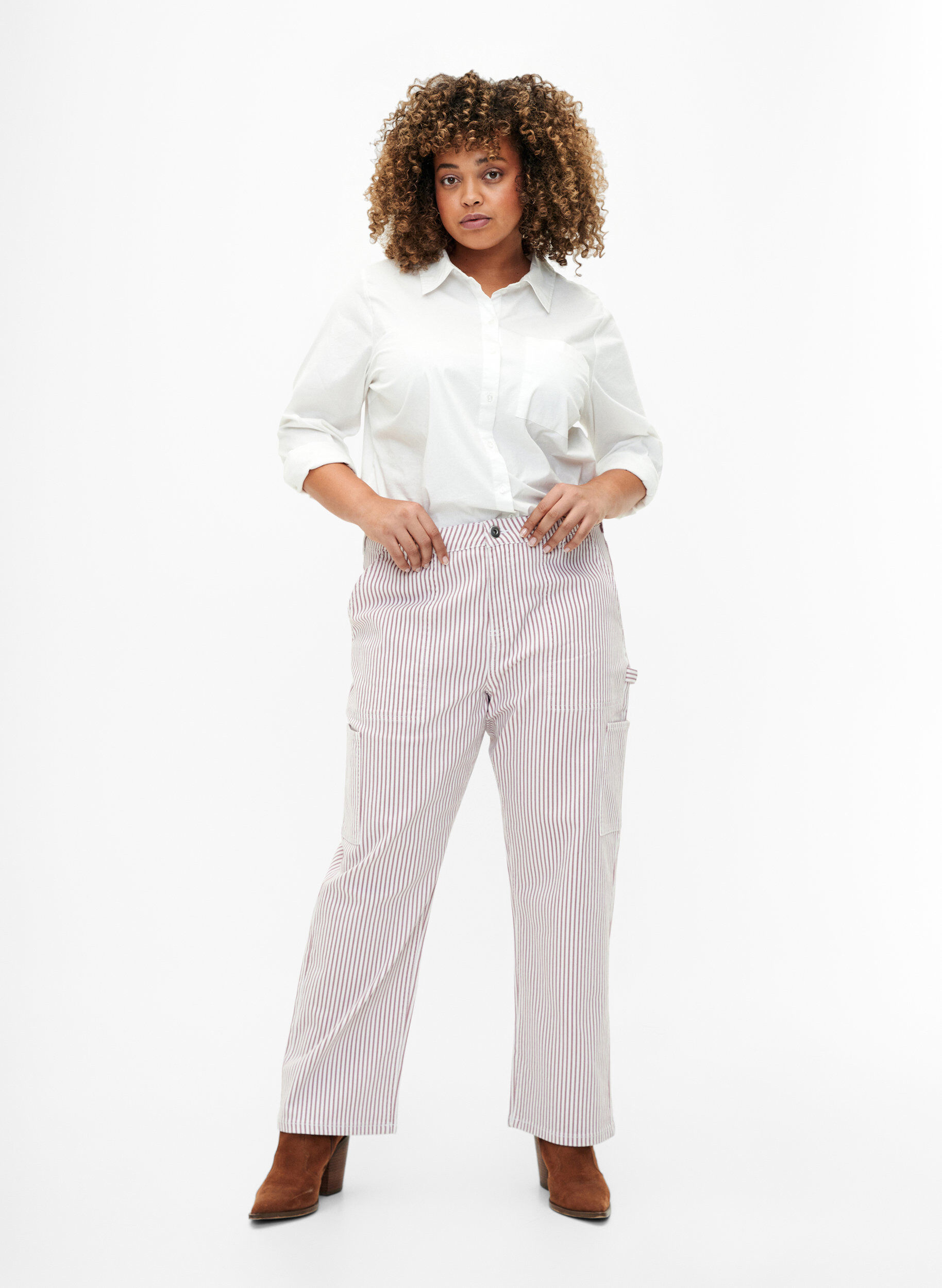 Zizzi  Jeansowe boj&oacute;wki w paski o prostym kroju, Rose White Stripe, Model image number 0