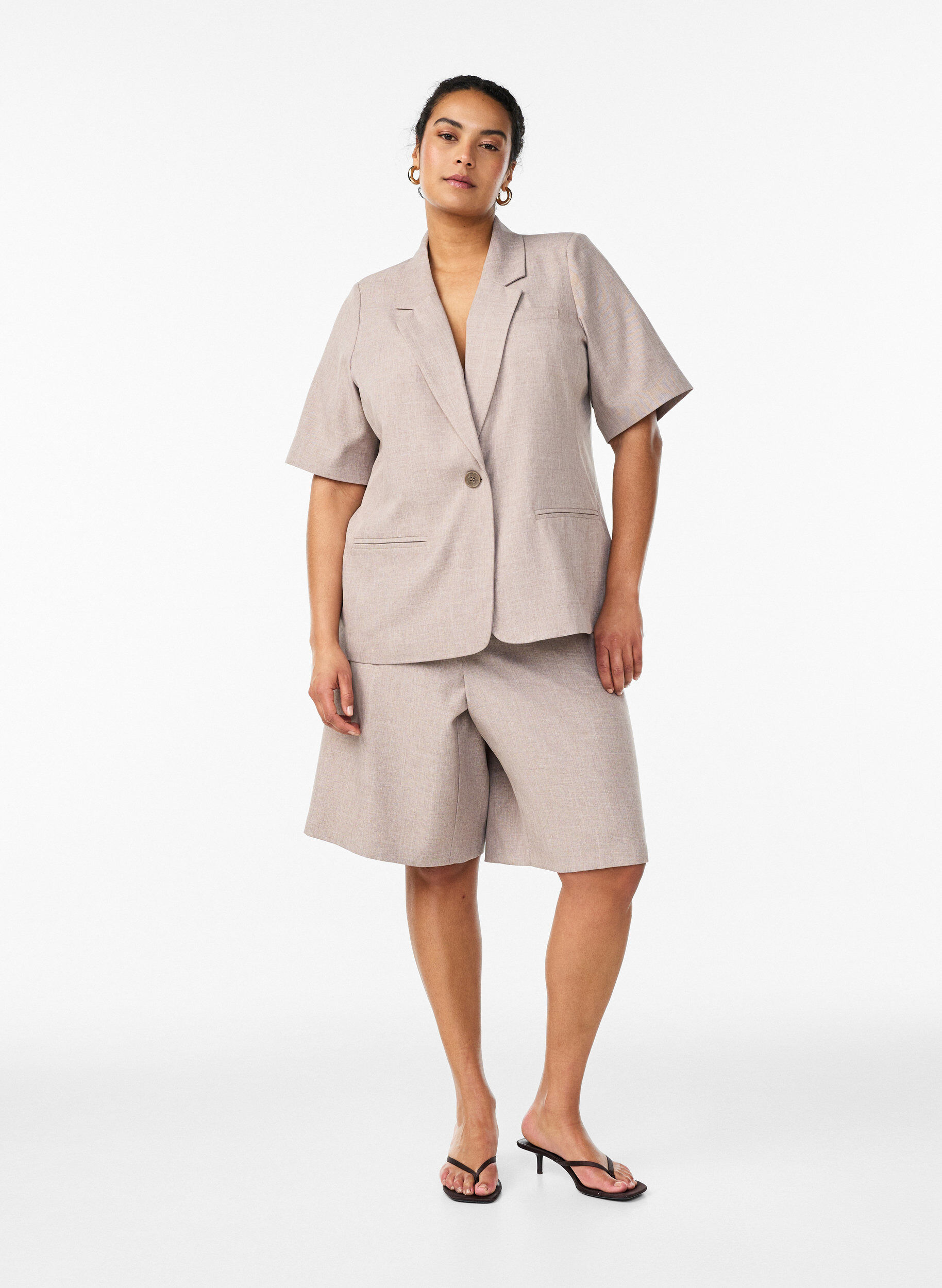 Zizzi Blekitny marynarka z kr&oacute;tkim rekawem i klapami, Brązowy, Model image number 1