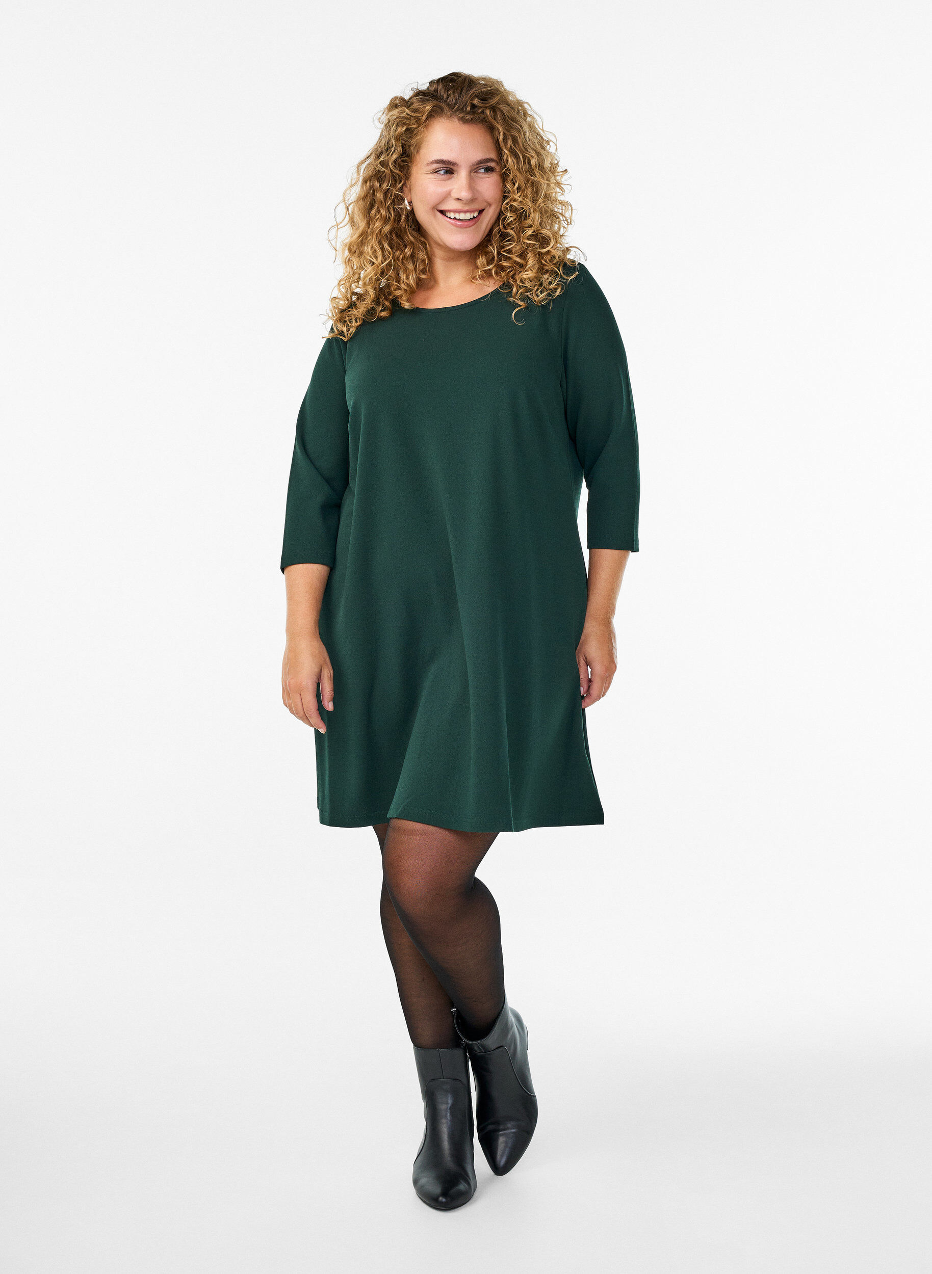 ZizziKr&oacute;tka trapezowa sukienka z rekawami 3/4, Zielony, Model image number 1
