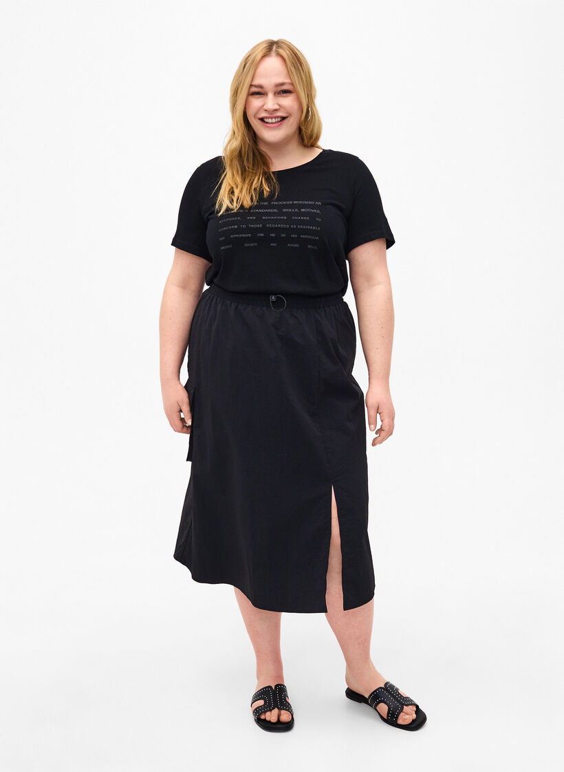 T-shirt z motywem tekstowym, Black W. Black, Model image number 2