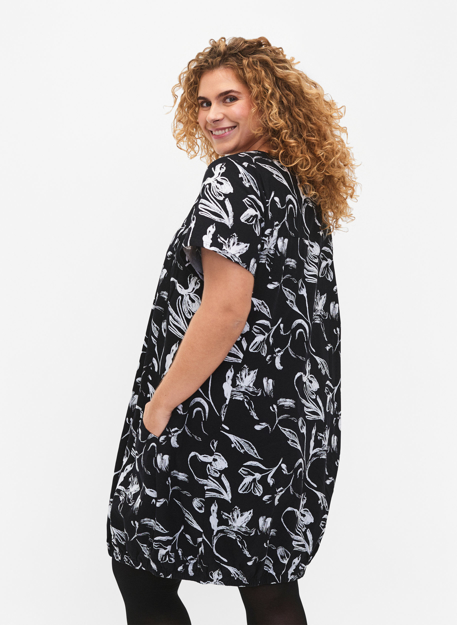 Zizzi Bawelniana sukienka z nadrukiem i kr&oacute;tkimi rekawami, , Model image number 2