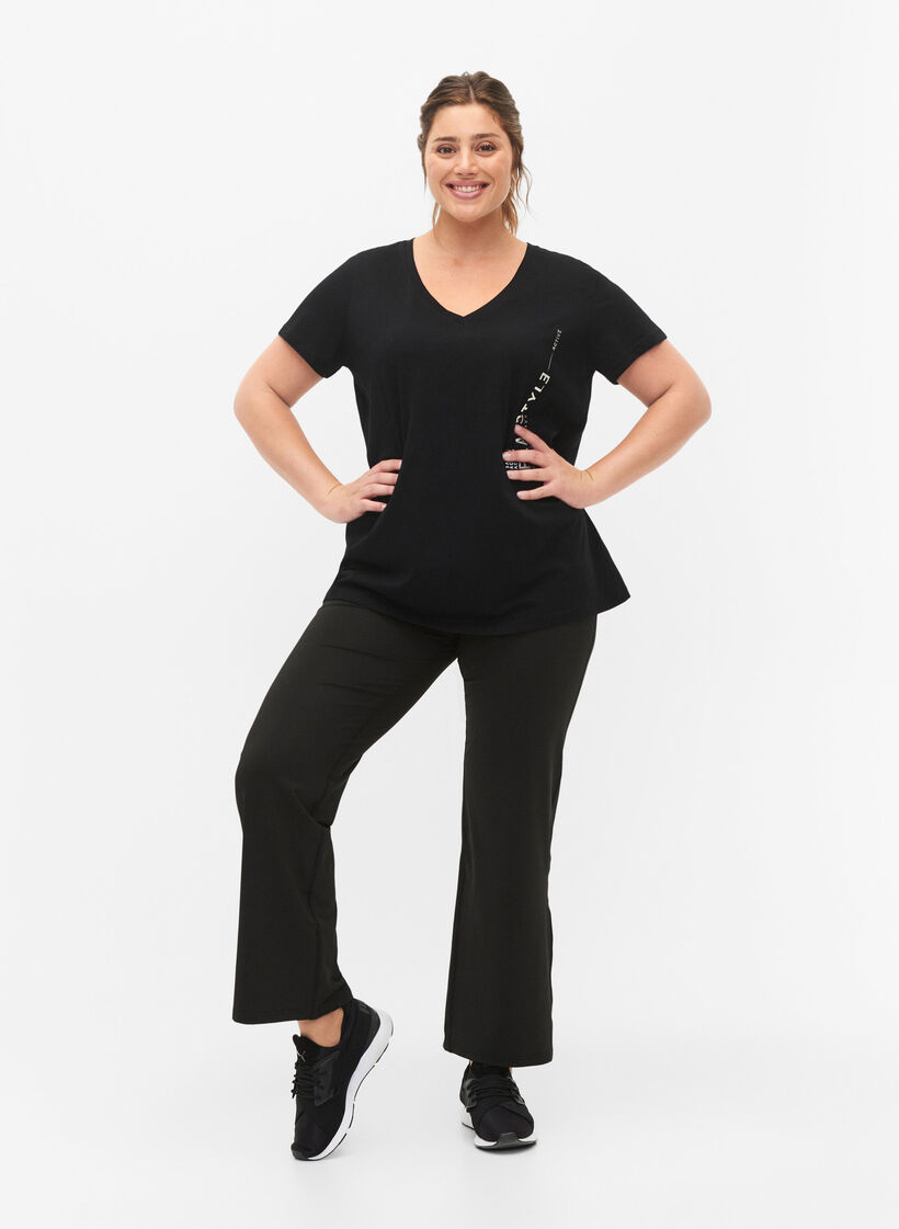 Bawelniana koszulka do cwiczen z nadrukiem, Black w. Playstyle, Model image number 2