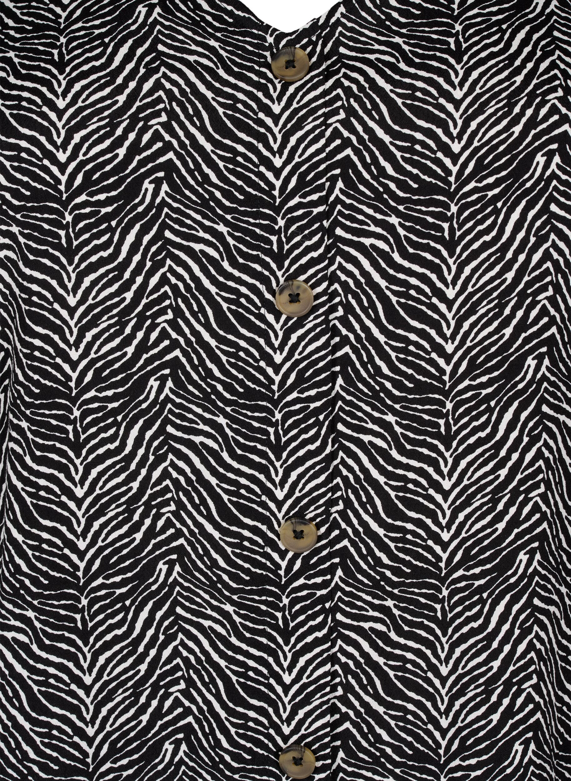 Zizzi Wiskozowa bluzka z guzikami, Black Graphic AOP, Packshot image number 2