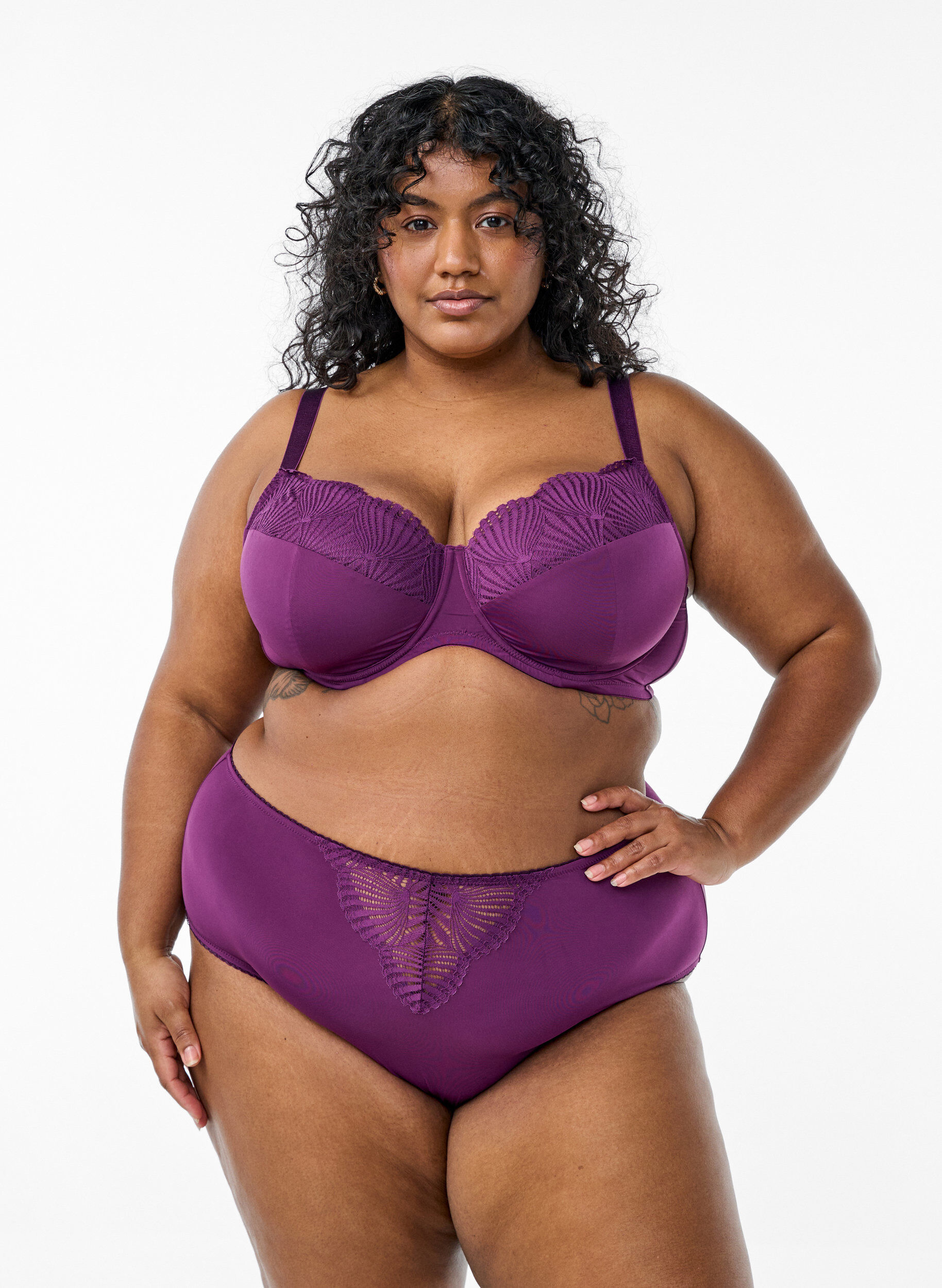 Zizzi Usztywniany biustonosz z koronkowymi detalami, Ciemnobordowy, Model image number 1