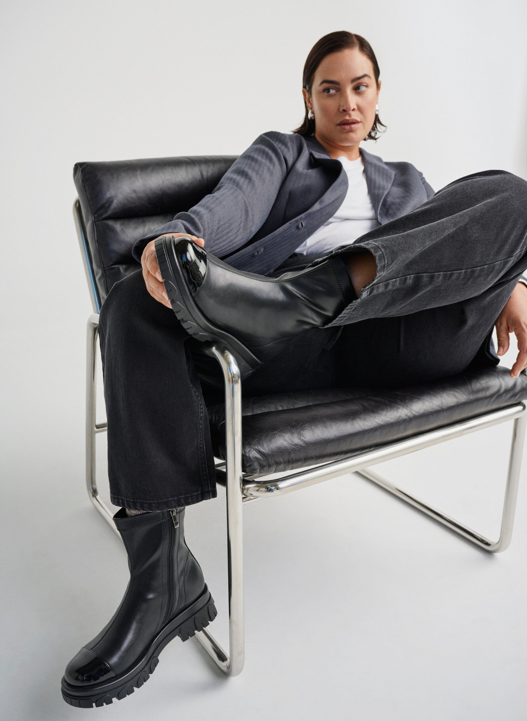 Zizzi Szerokie - Buty na grubej podeszwie z lakierowanym wykonczeniem, Czarne, Image image number 0