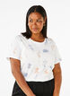 T-shirt z organicznej bawelny z nadrukiem w kwiaty, White W. Blue flower, Model image number 0