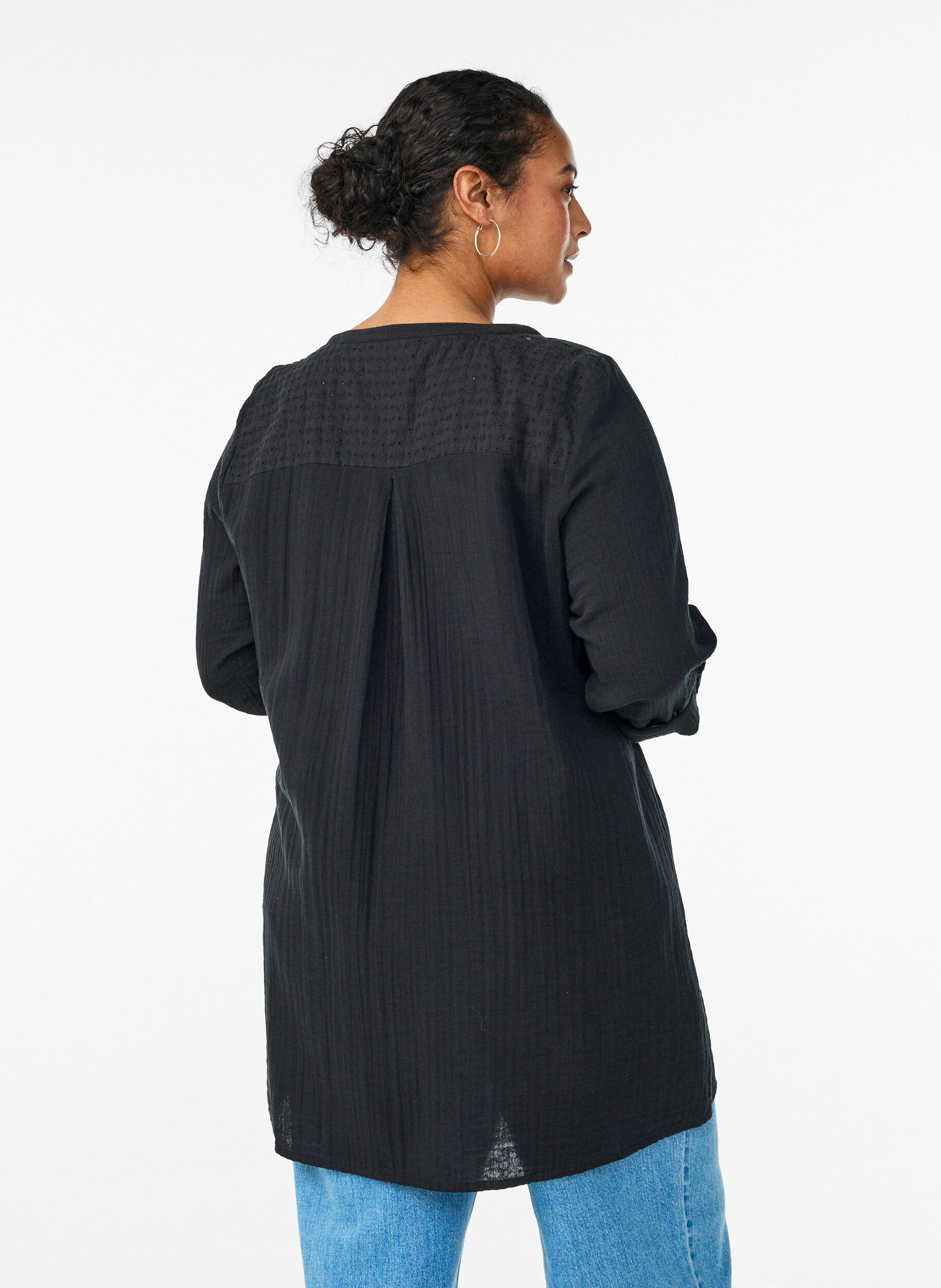 Zizzi Tunika z bawelnianej, muslinowej tkaniny z haftem angielskim, Czarne, Model image number 2