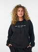 Bluza z kapturem i nadrukiem, Czarne, Model image number 3