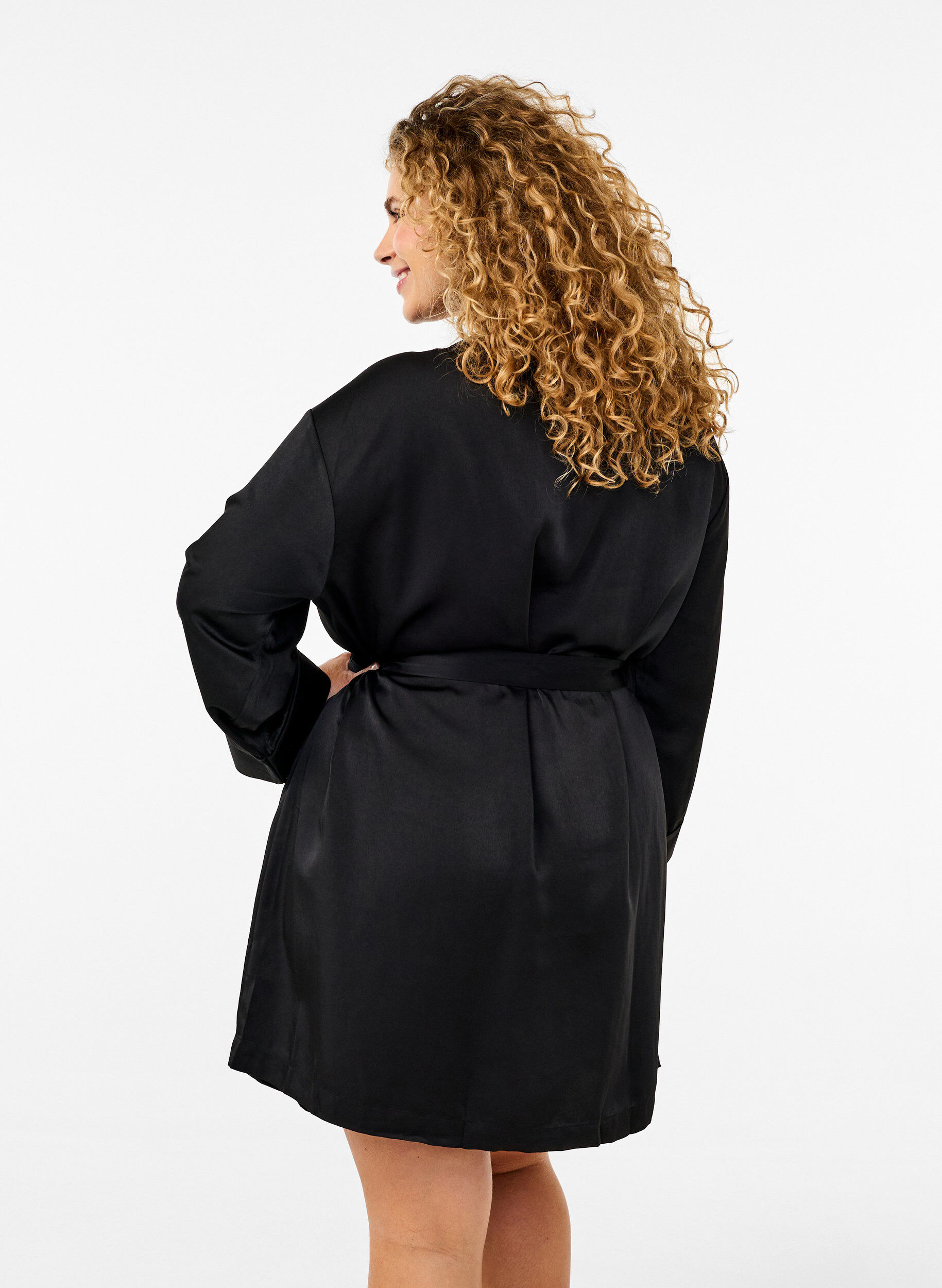 Zizzi Satynowe kimono z paskiem, Black, Model image number 1