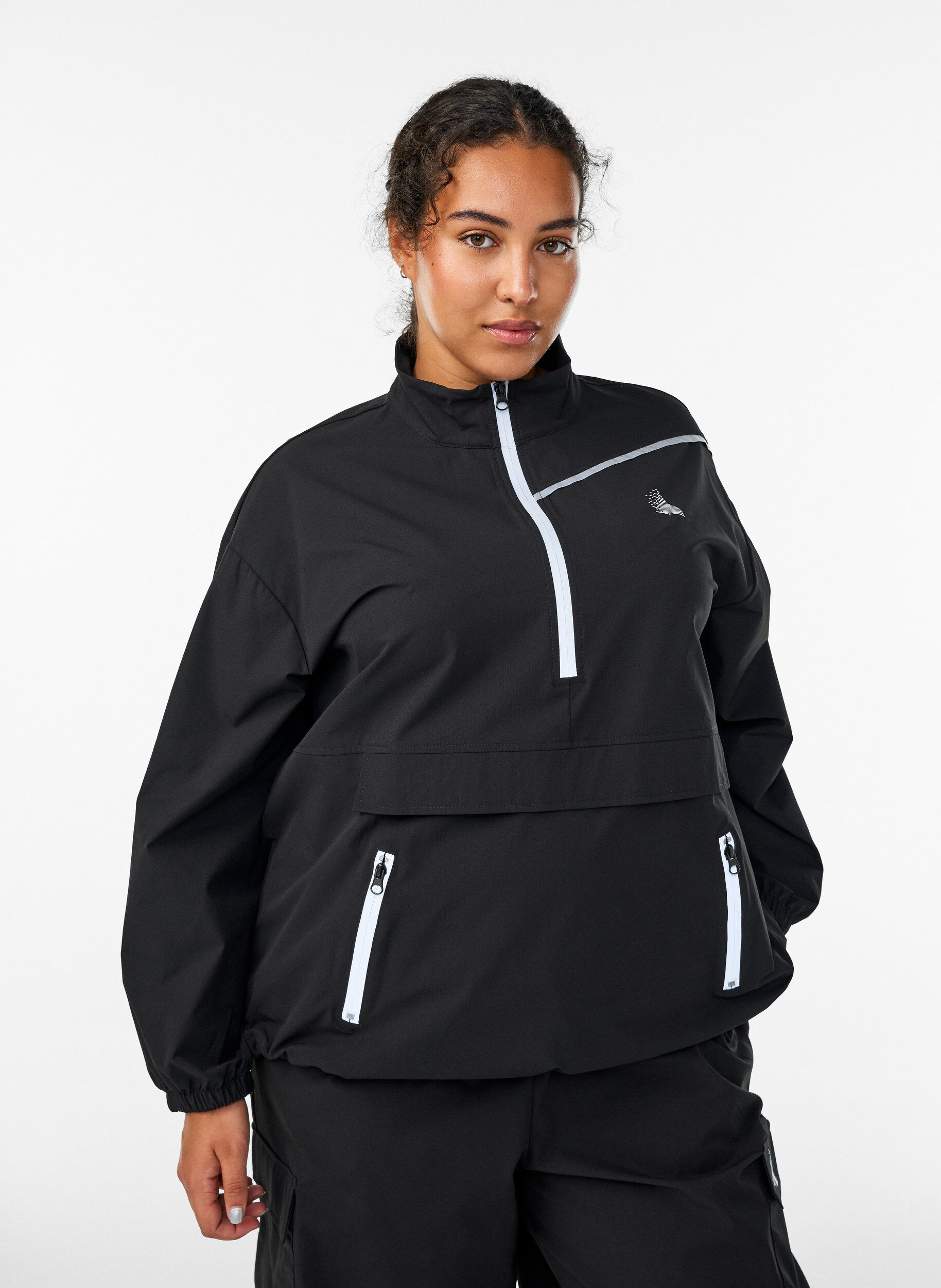 Zizzi Sportowy anorak z odblaskowymi detalami i kieszeniami, Czarne, Model image number 0