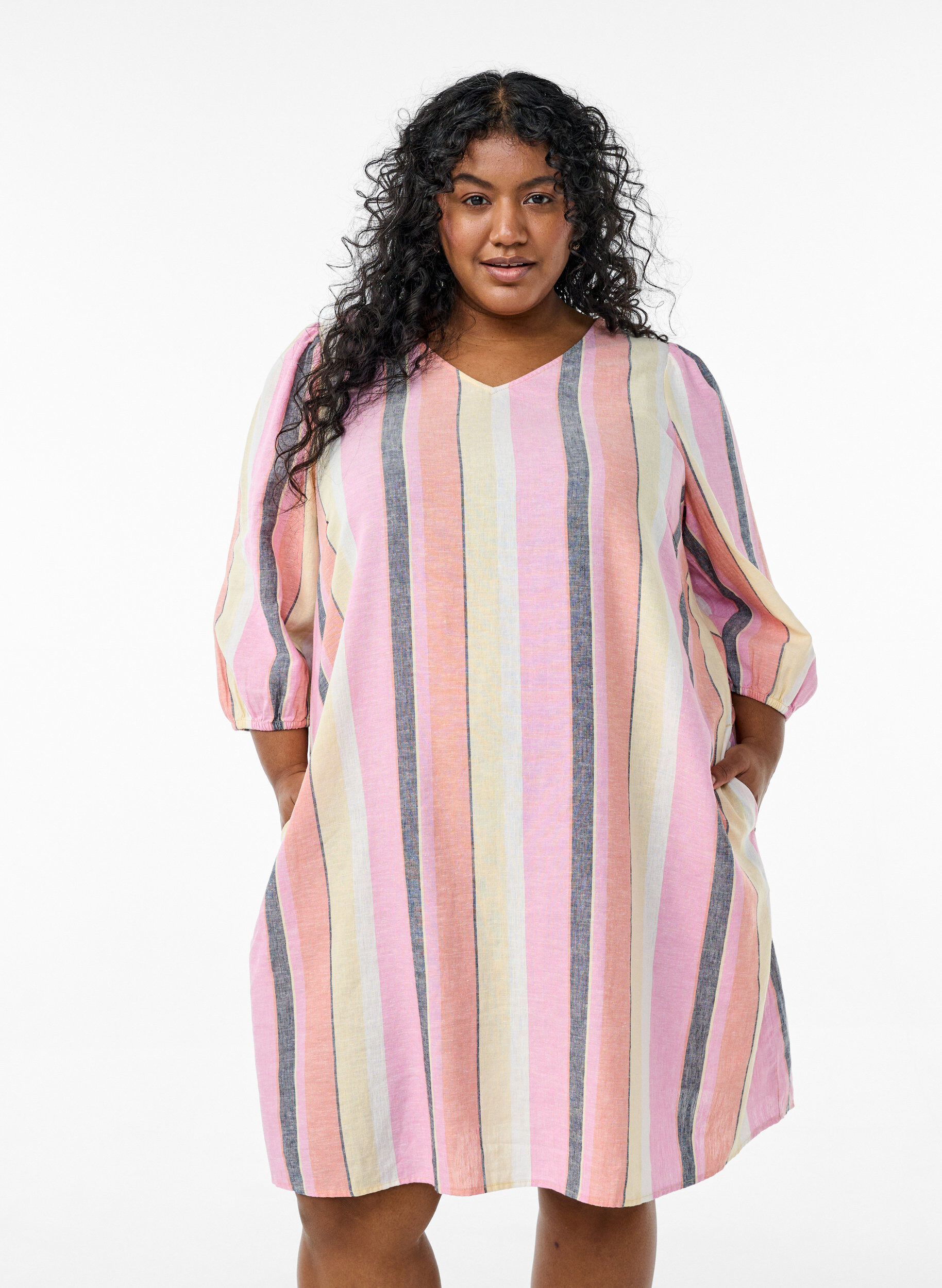 Kr&oacute;tka sukienka z lnu i wiskozy z rekawami 3/4, Ż&oacute;łty, Model