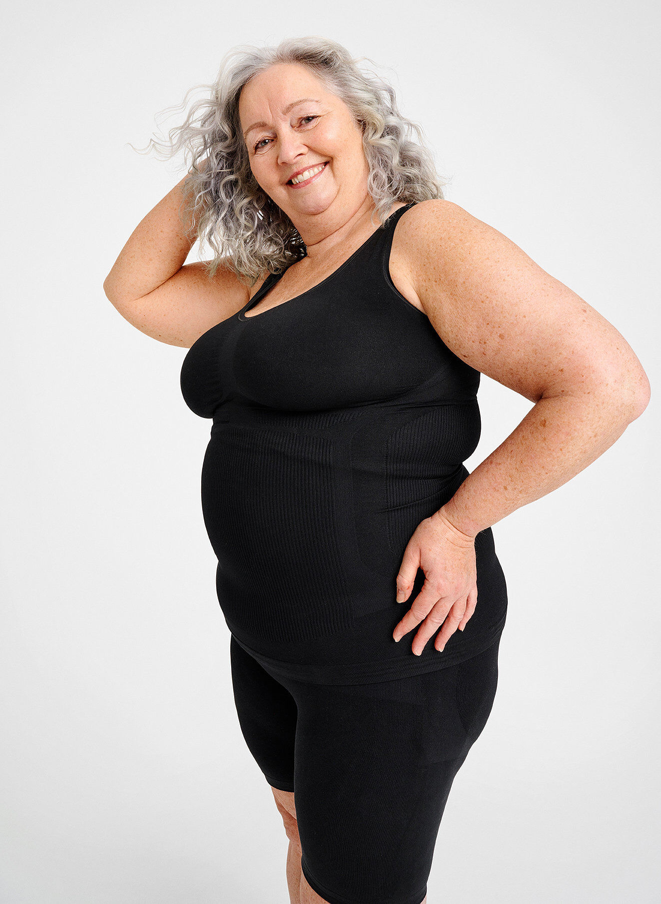 Zizzi Top modelujacy z szerokimi ramiaczkami, Czarne, Image image number 1