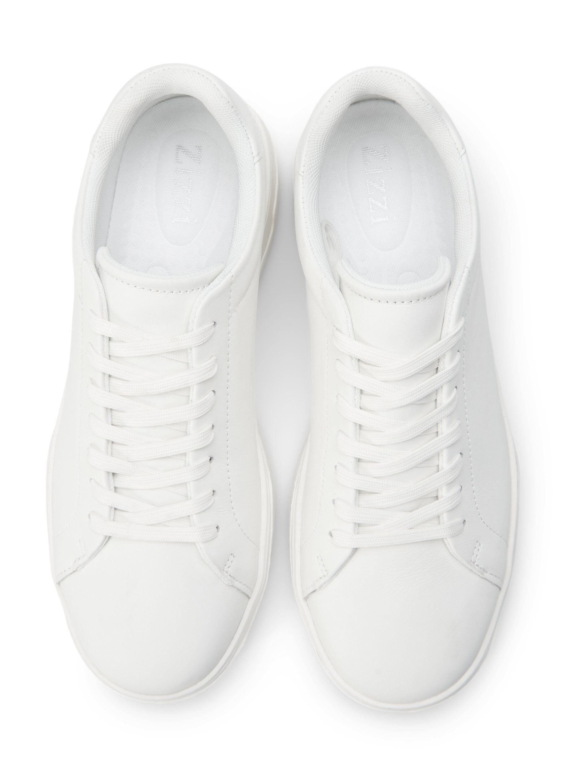 Zizzi Sk&oacute;rzane buty sportowe o szerokim kroju, White, Packshot image number 1