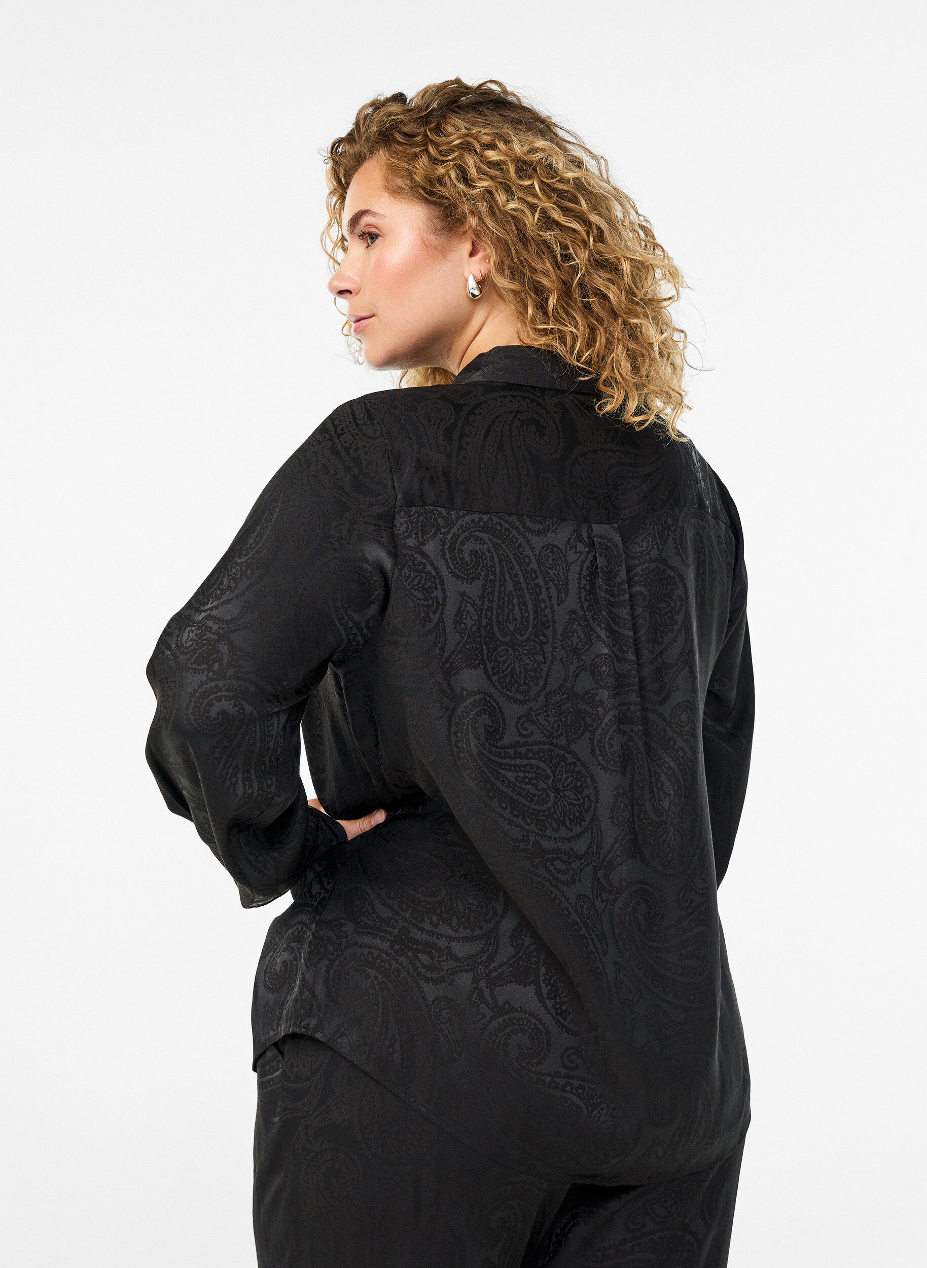 Zizzi Koszula z wzorem paisley w tonacji ton w ton, Czarne, Model image number 2