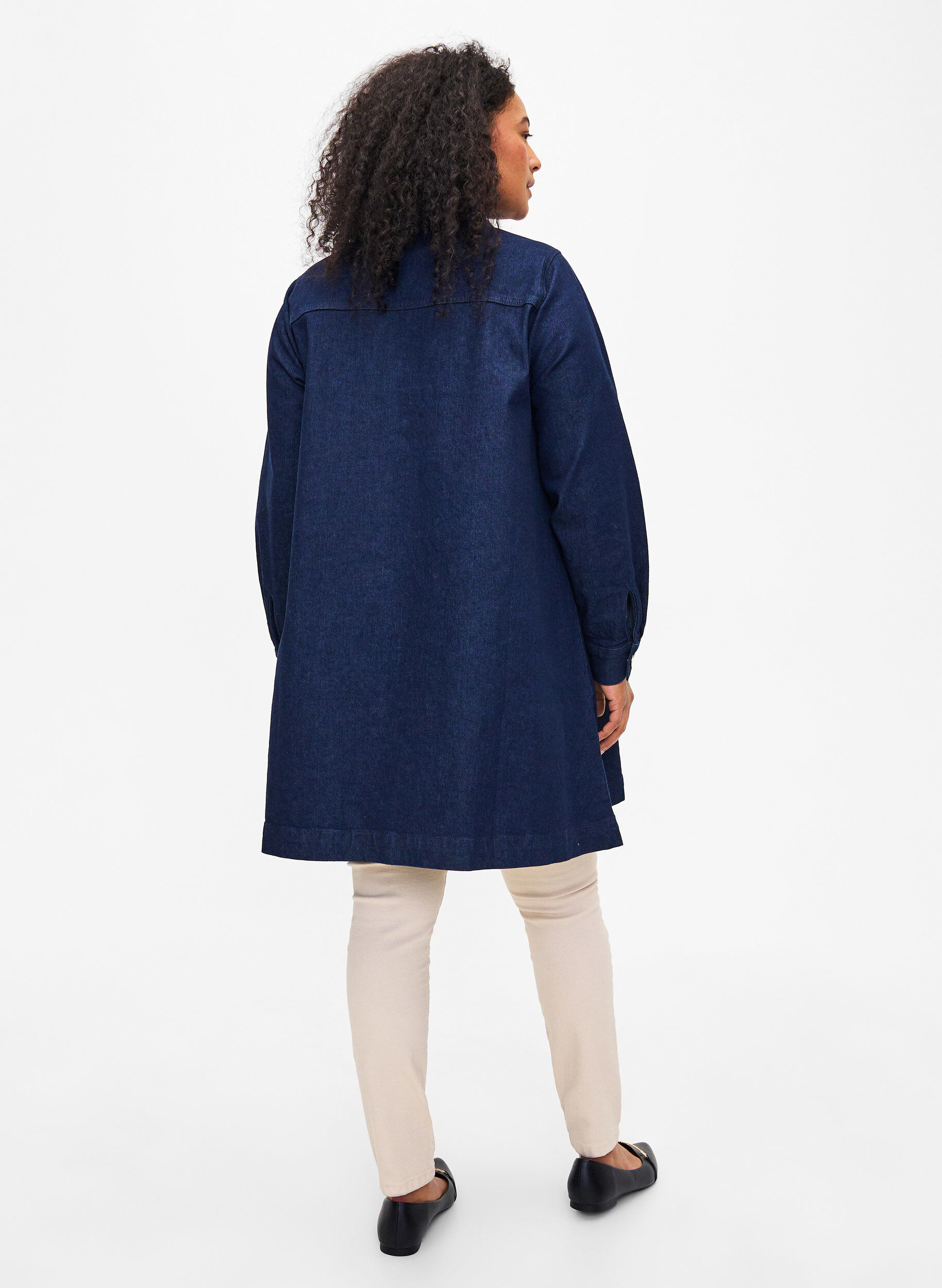 Zizzi Trapezowa sukienka z jeansu zapinana na guziki, Dark Blue Denim, Model image number 1