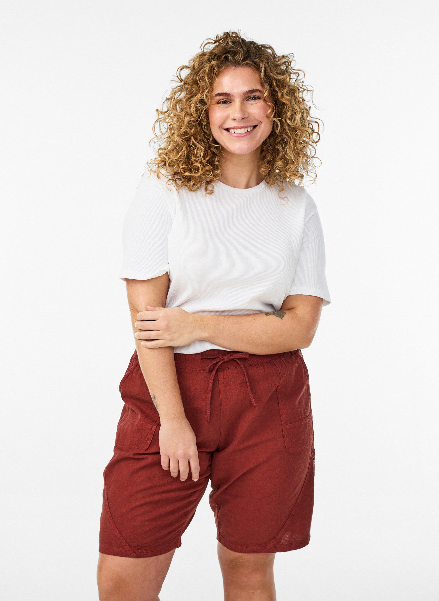 Luzne bawelniane szorty z kieszeniami, Czerwony, Model