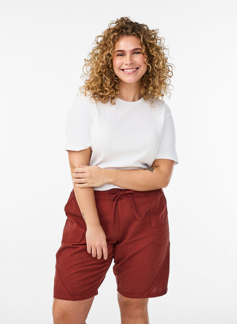 Luzne bawelniane szorty z kieszeniami, Czerwony, Model image number 0