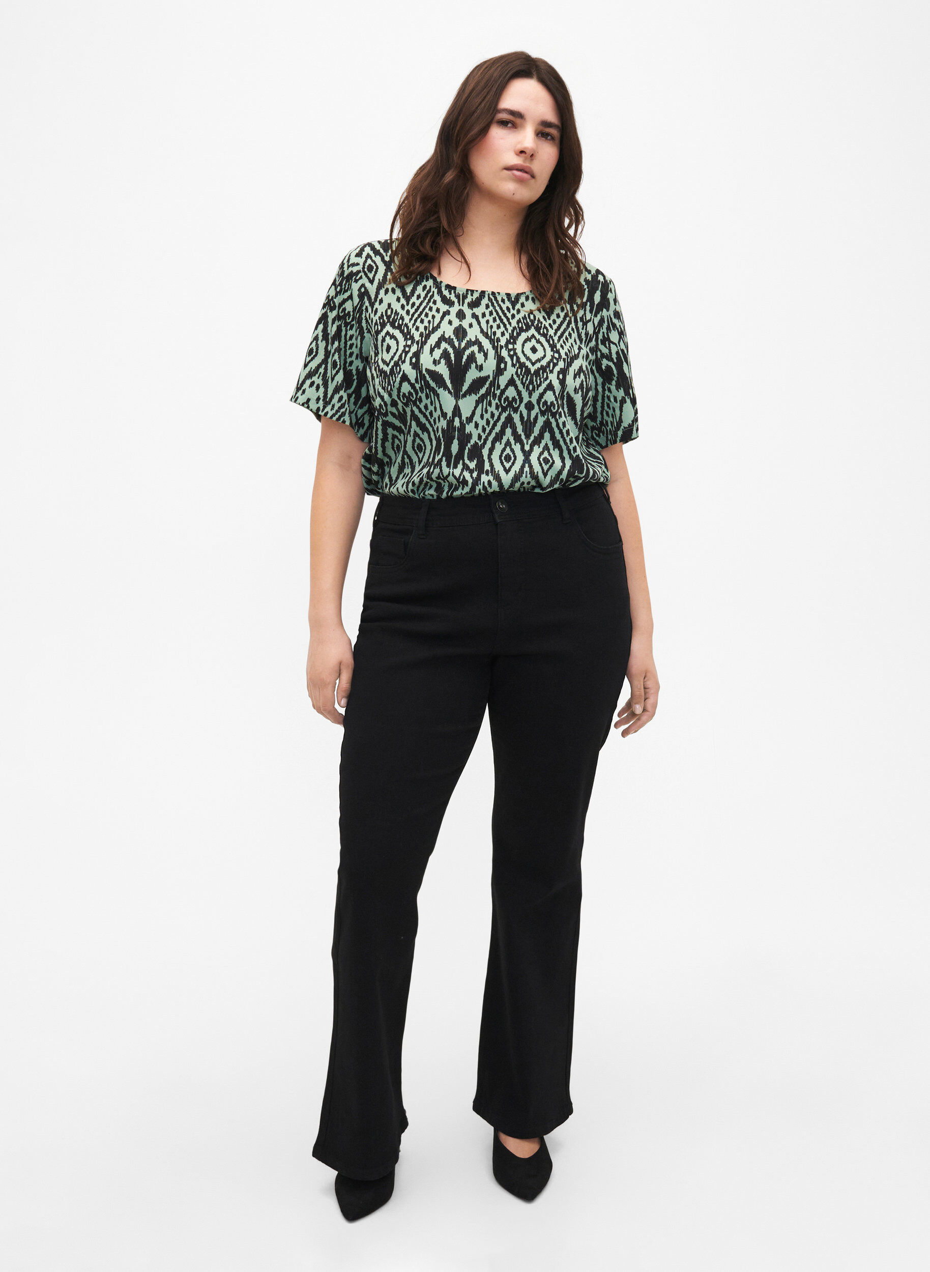 Zizzi Flash &ndash; bluzka z kr&oacute;tkim rekawem i nadrukiem, Green Bay Ehnic, Model image number 2