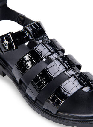 Szerokie sandaly z blyszczacej skóry ze wzorem skóry krokodyla, Black, Packshot image number 3