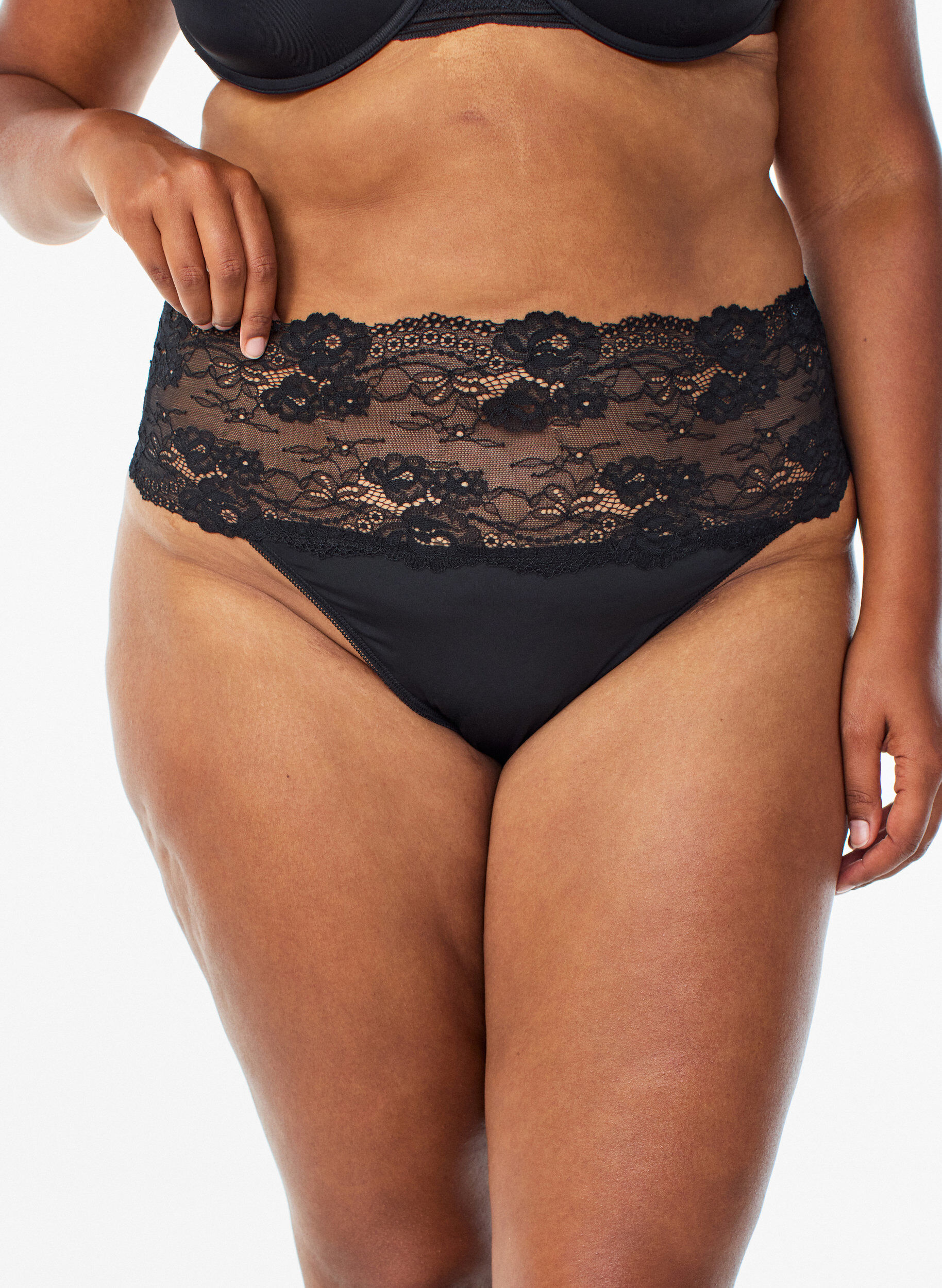 Zizzi2-pack stringi z szerokim koronkowym brzegiem, Czarne, Model image number 2