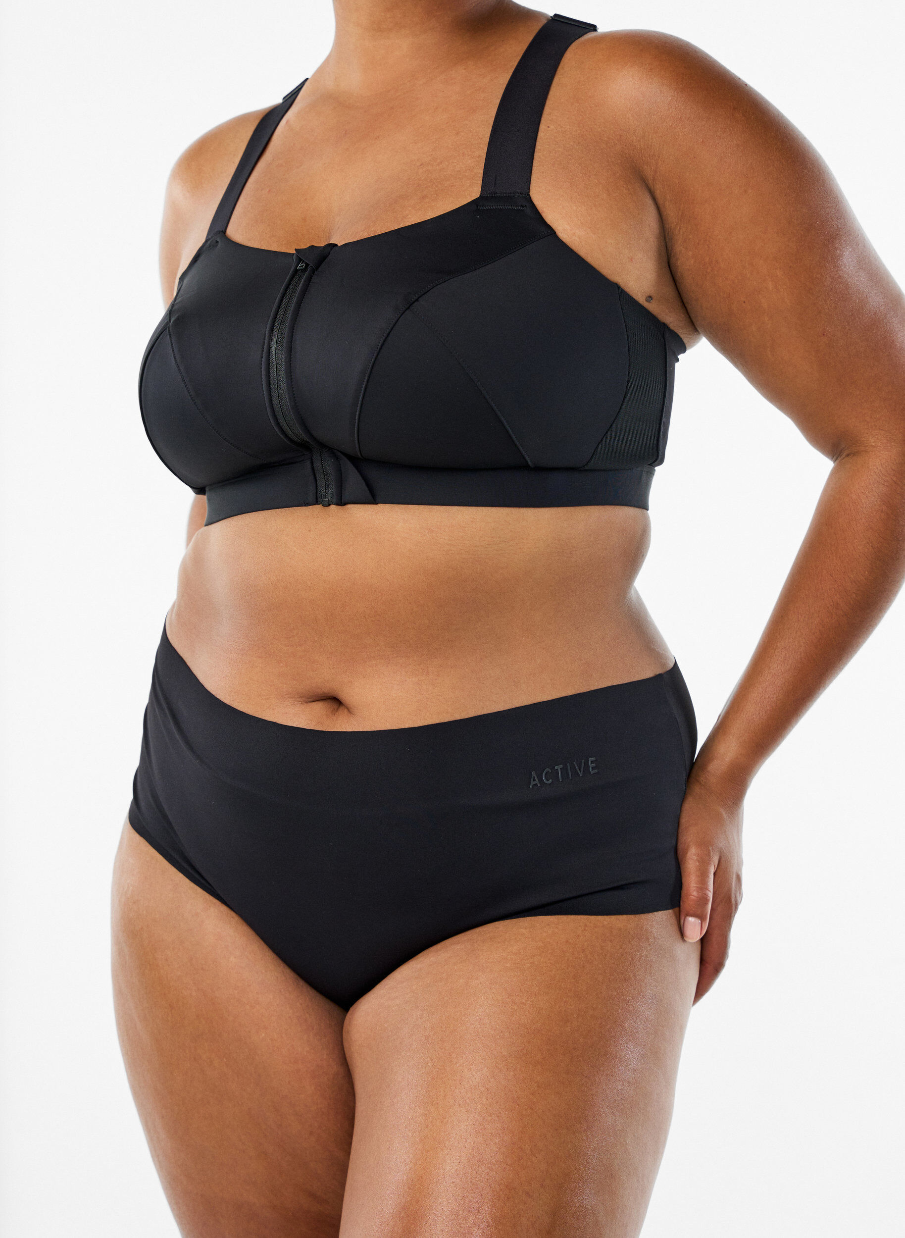 Zizzi  Niewidoczne majtki treningowe 2-pack, Czarne, Model image number 3