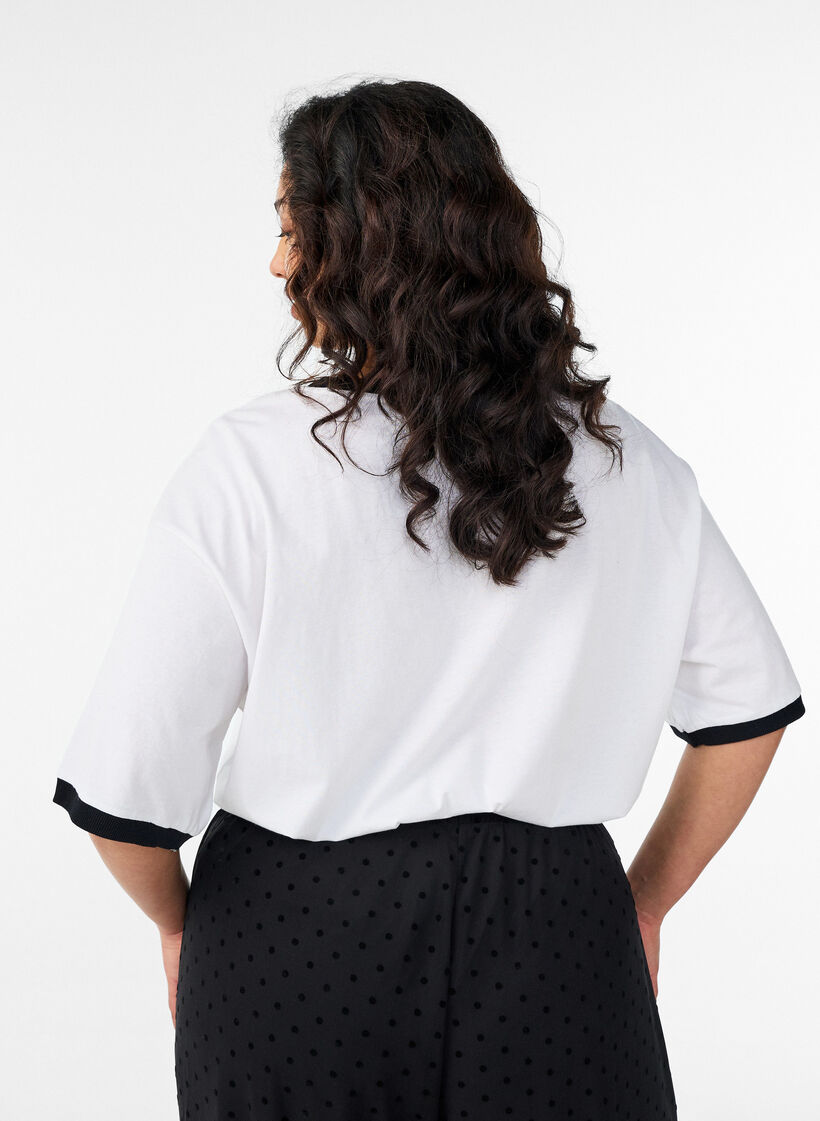 Koszulka bawelniana z nadrukiem tekstowym i krojem boxy, Biały, Model image number 2