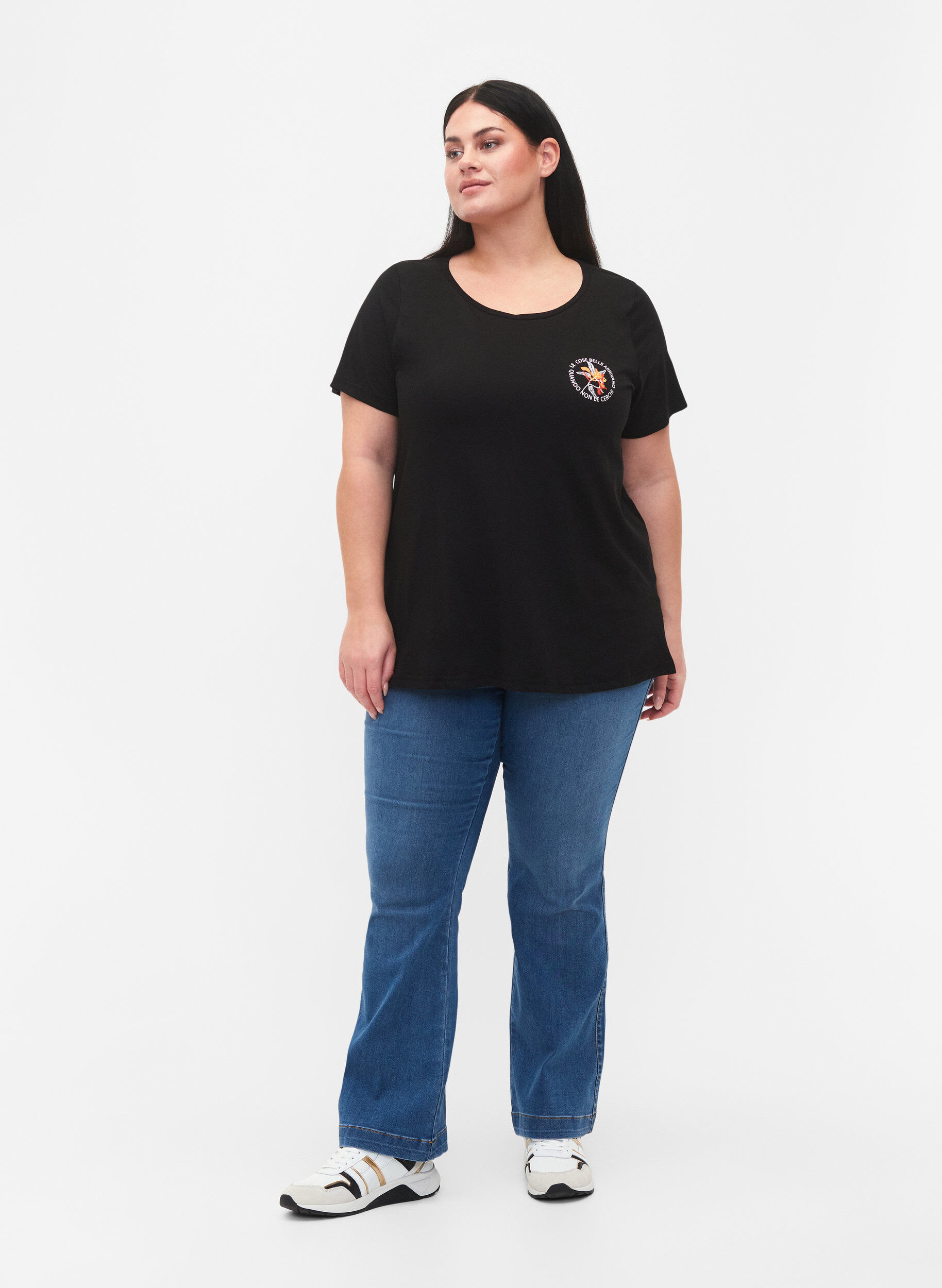 Zizzi Cotton t-shirt with print on the front, Black W. Chest print, Model image number 2